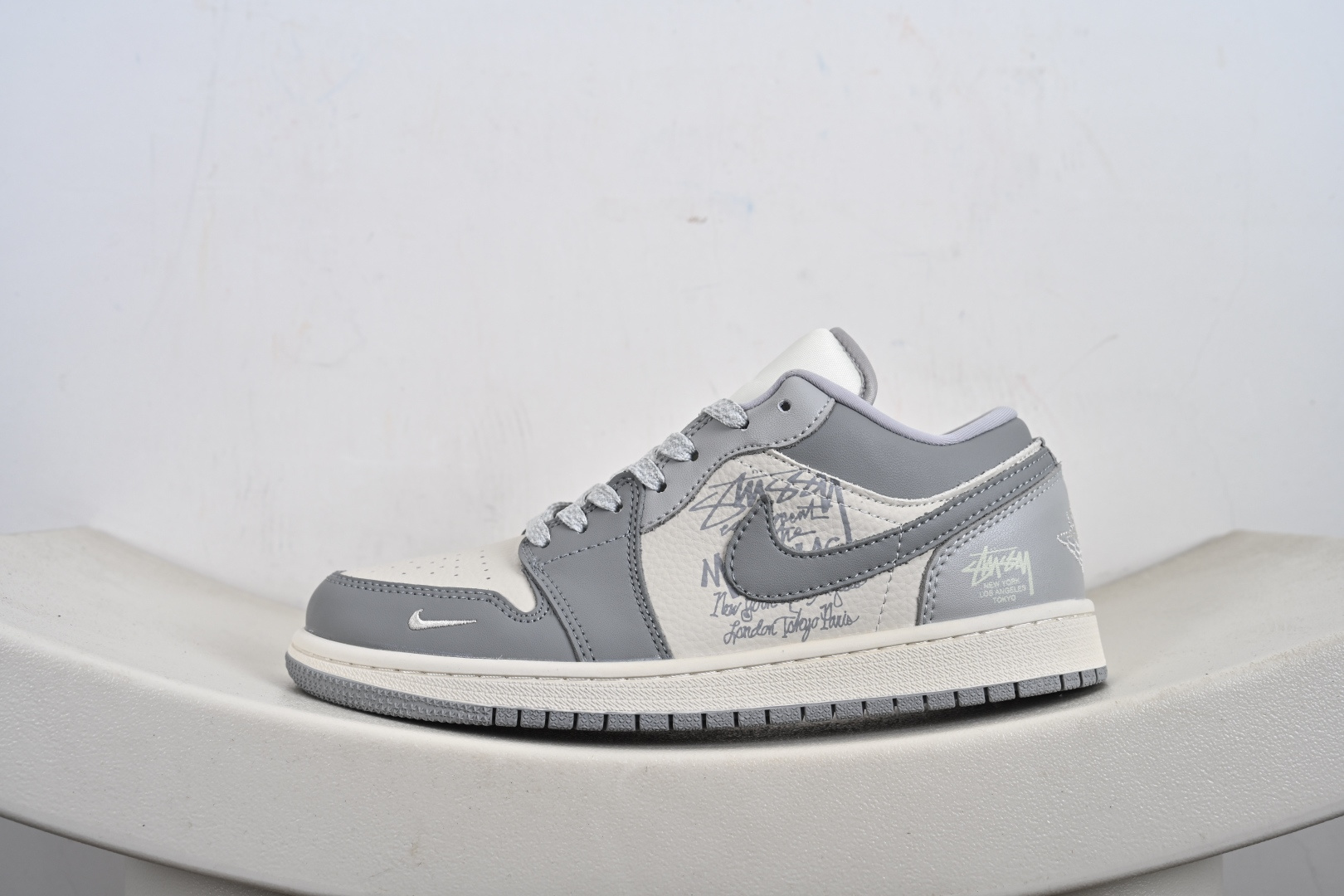 260 Nike Air Jordan 1 Low 定制配色 斯图西联名 定制AJ联名-高端定制 低帮复古文化板鞋 QD1988-006