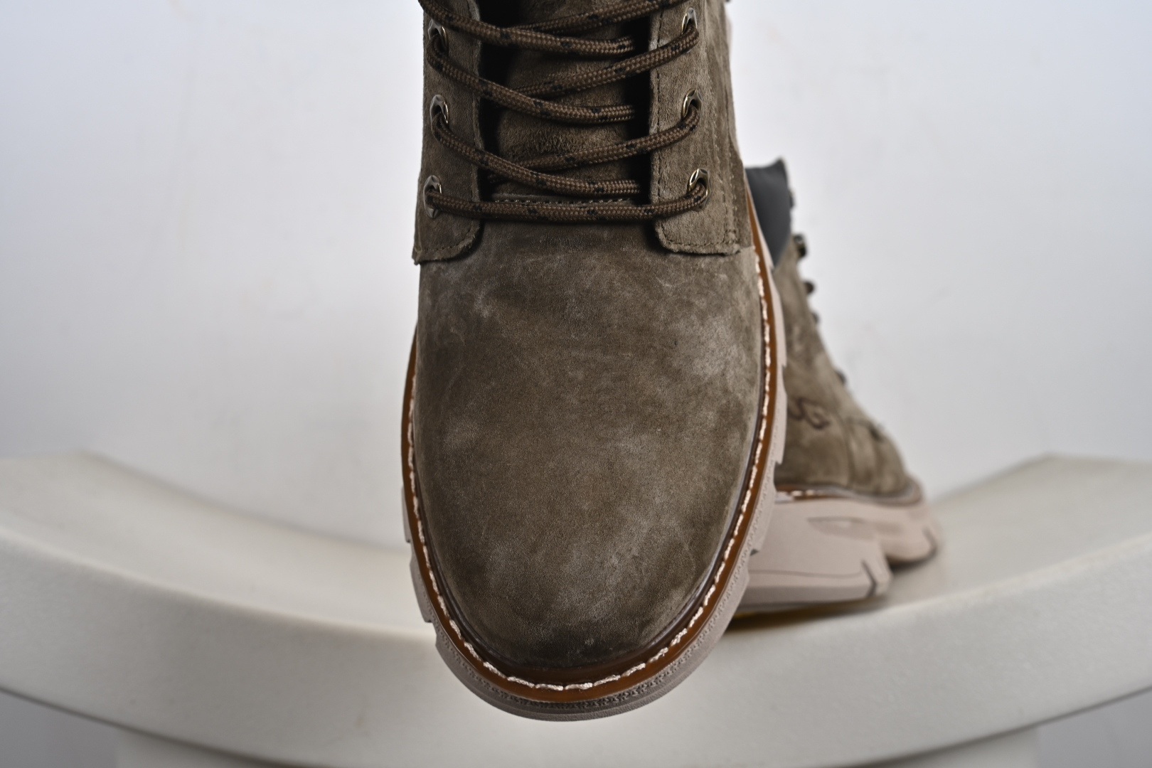 280 UGG Tasman Weather Hybrid 塔斯曼混合系列中帮轻量休闲马丁靴