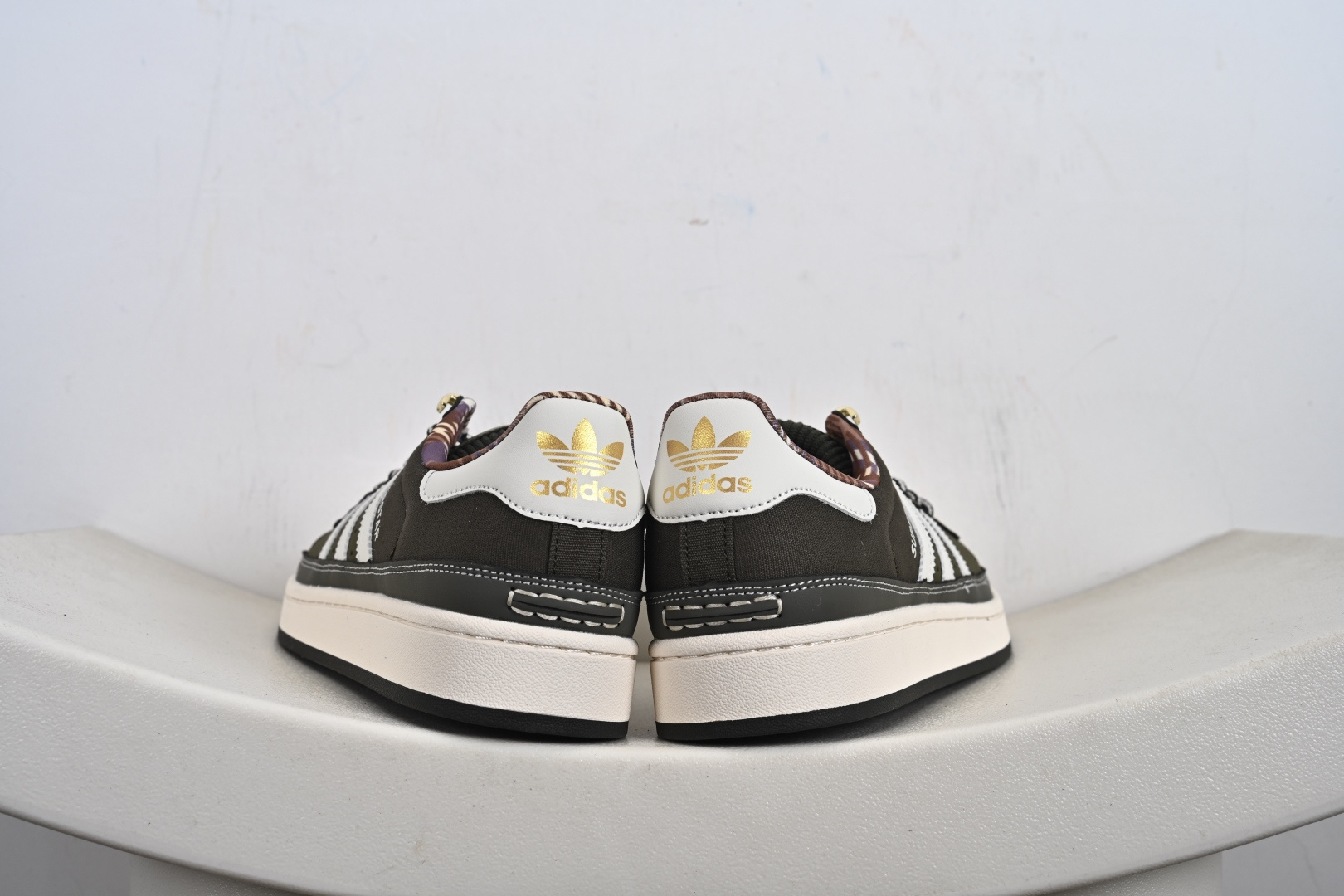 130 Adidas Originals Super 复古民族风 贝壳头休闲板鞋 JR6991 JR6990