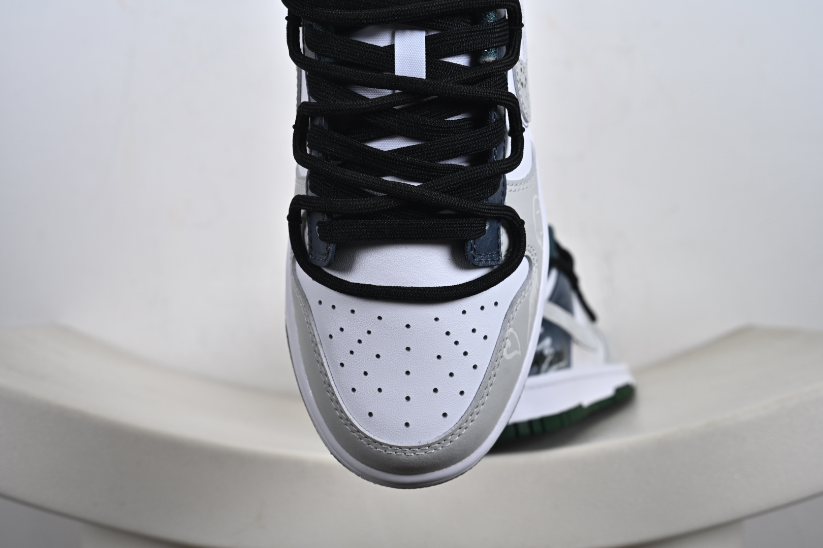 260 Nike SB Dunk Low 绑带 周年高端定制 低帮休闲板鞋 DV0833-111