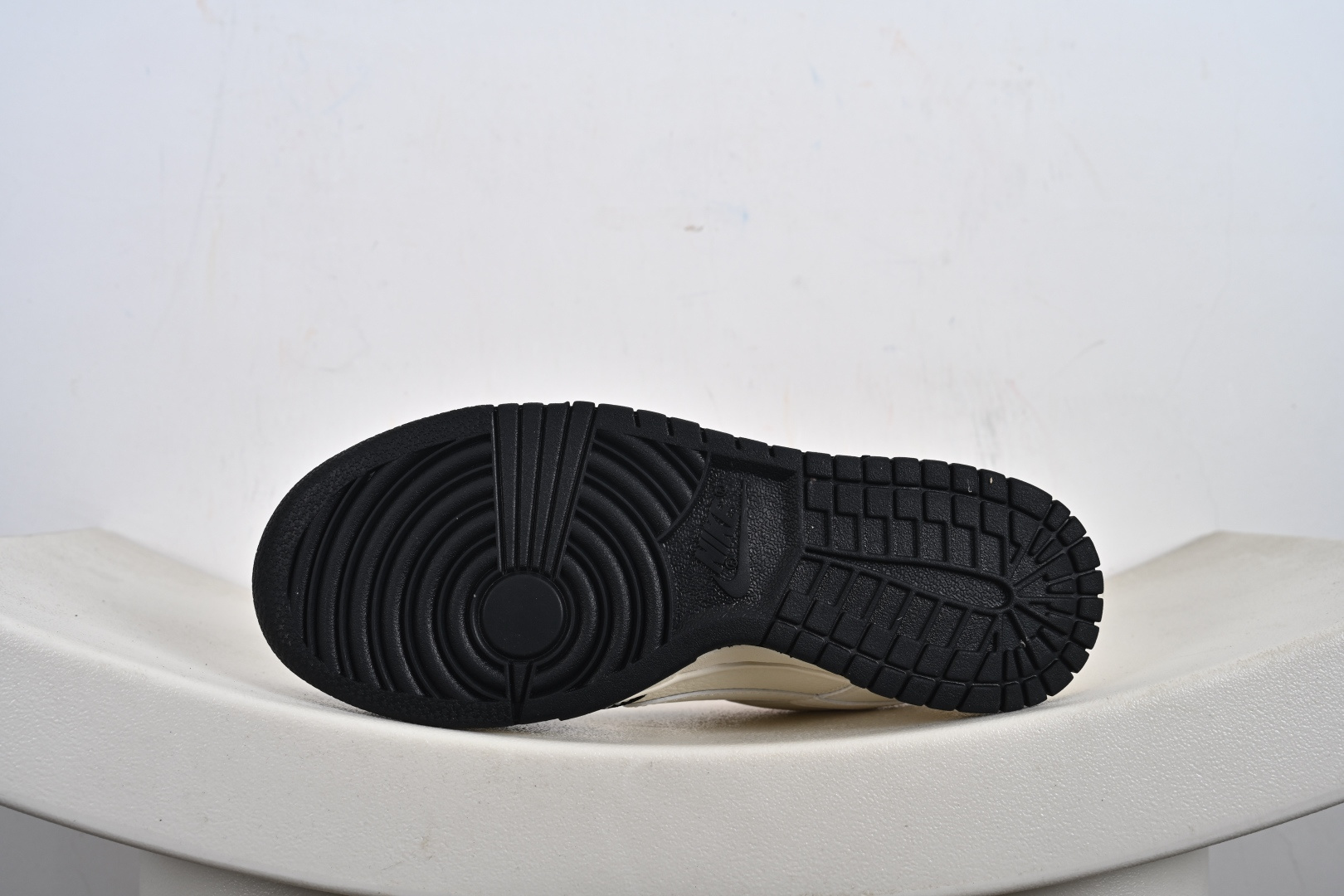 260 定制版 Nike Jordan Air Jordan 1“子弹” 高端定制 低帮 复古 减震 防滑 耐磨 篮球鞋 SR8888-010