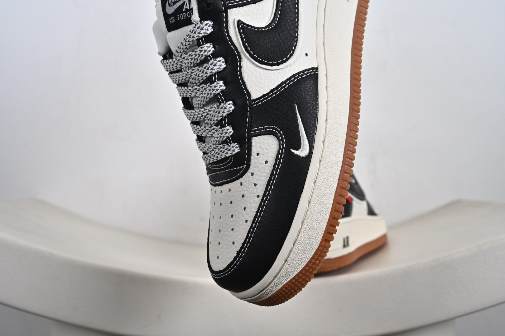 240 定制版 Nike Air Force 1'07 Low 斯图西联名 米黑生胶底 空军一号低帮休闲板鞋 DD1982-323