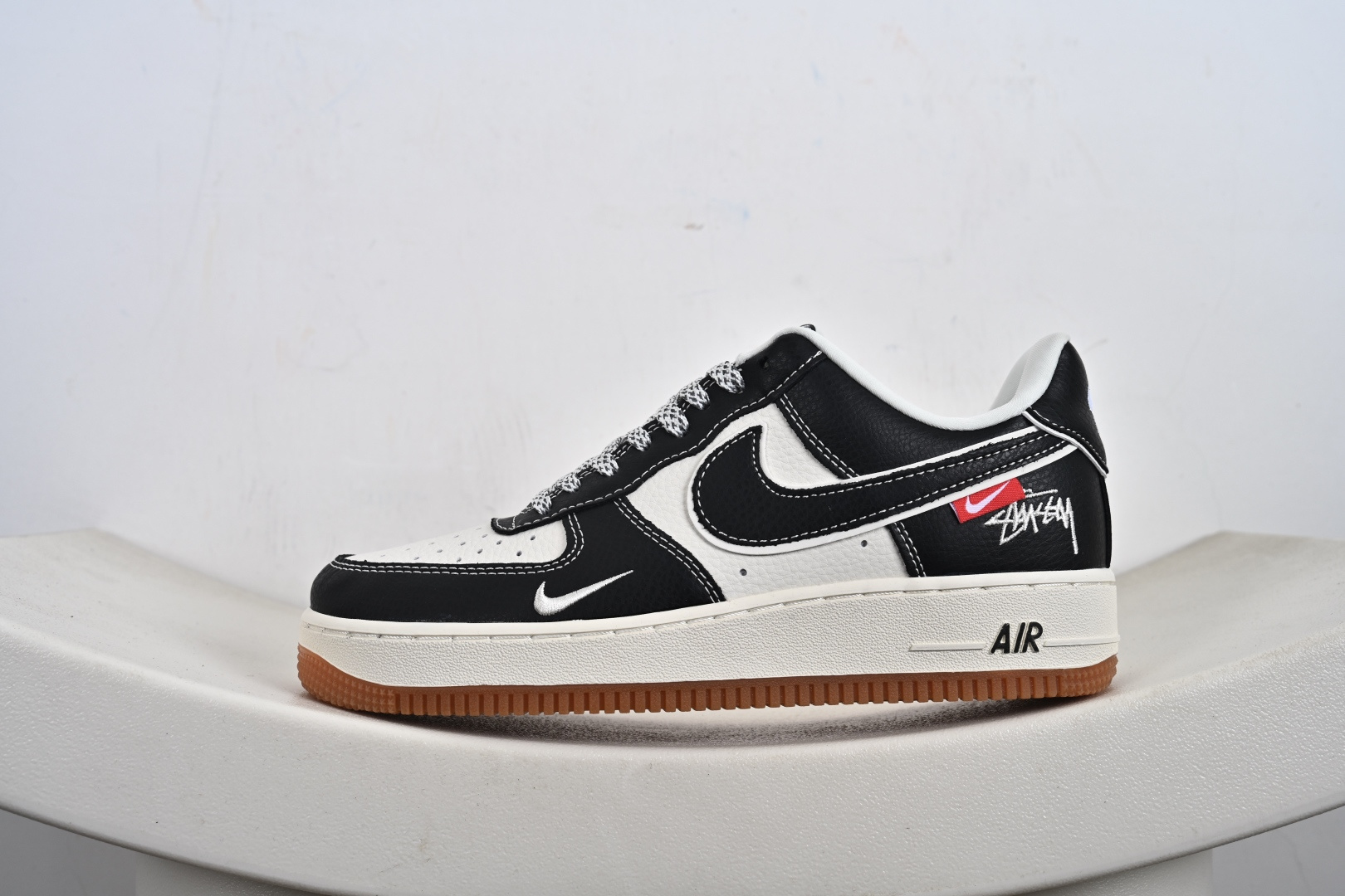 240 定制版 Nike Air Force 1'07 Low 斯图西联名 米黑生胶底 空军一号低帮休闲板鞋 DD1982-323