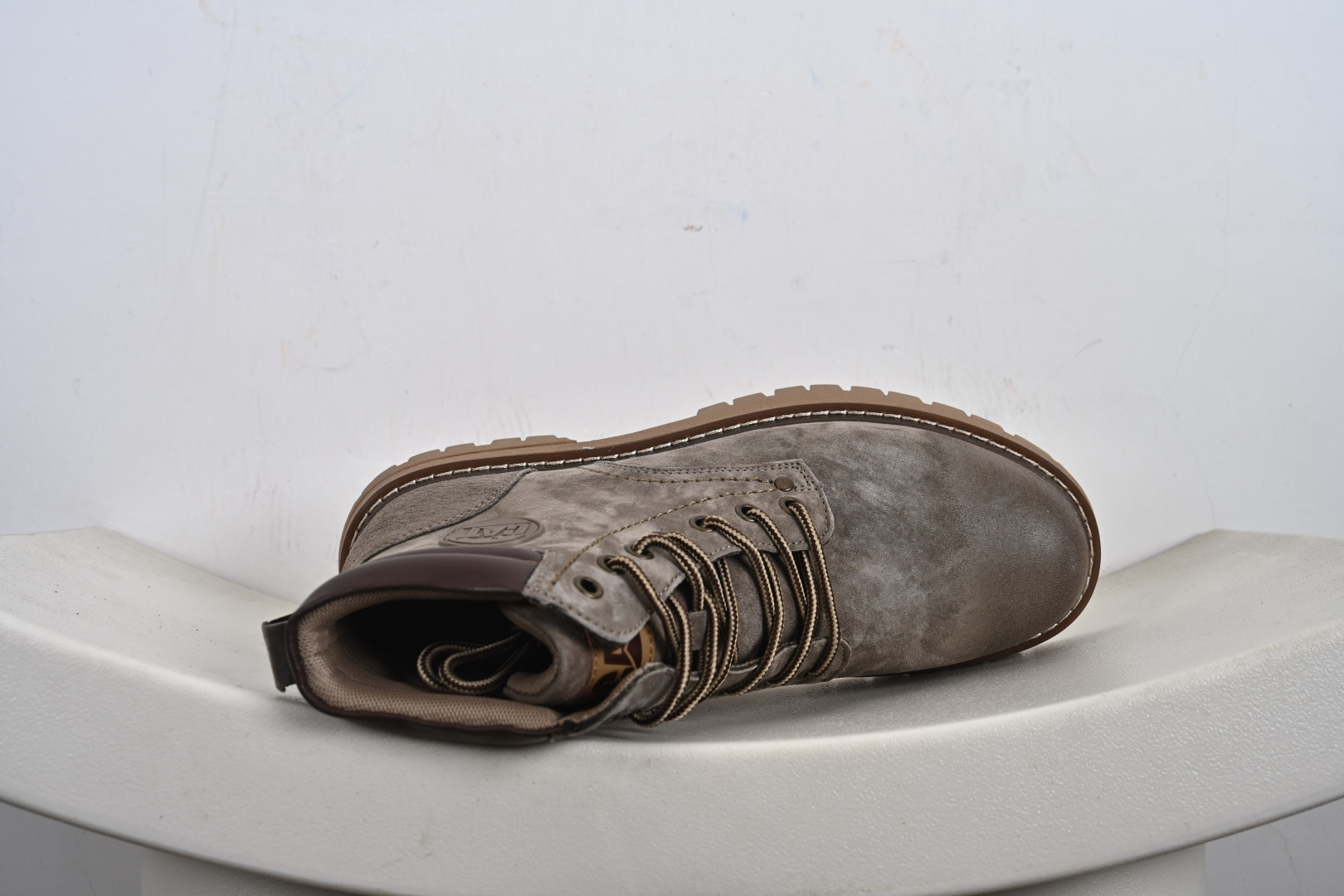 280 CAT 卡特 户外工装靴 P726538 时尚潮流搭配 面料釆用意大利进口磨砂牛皮