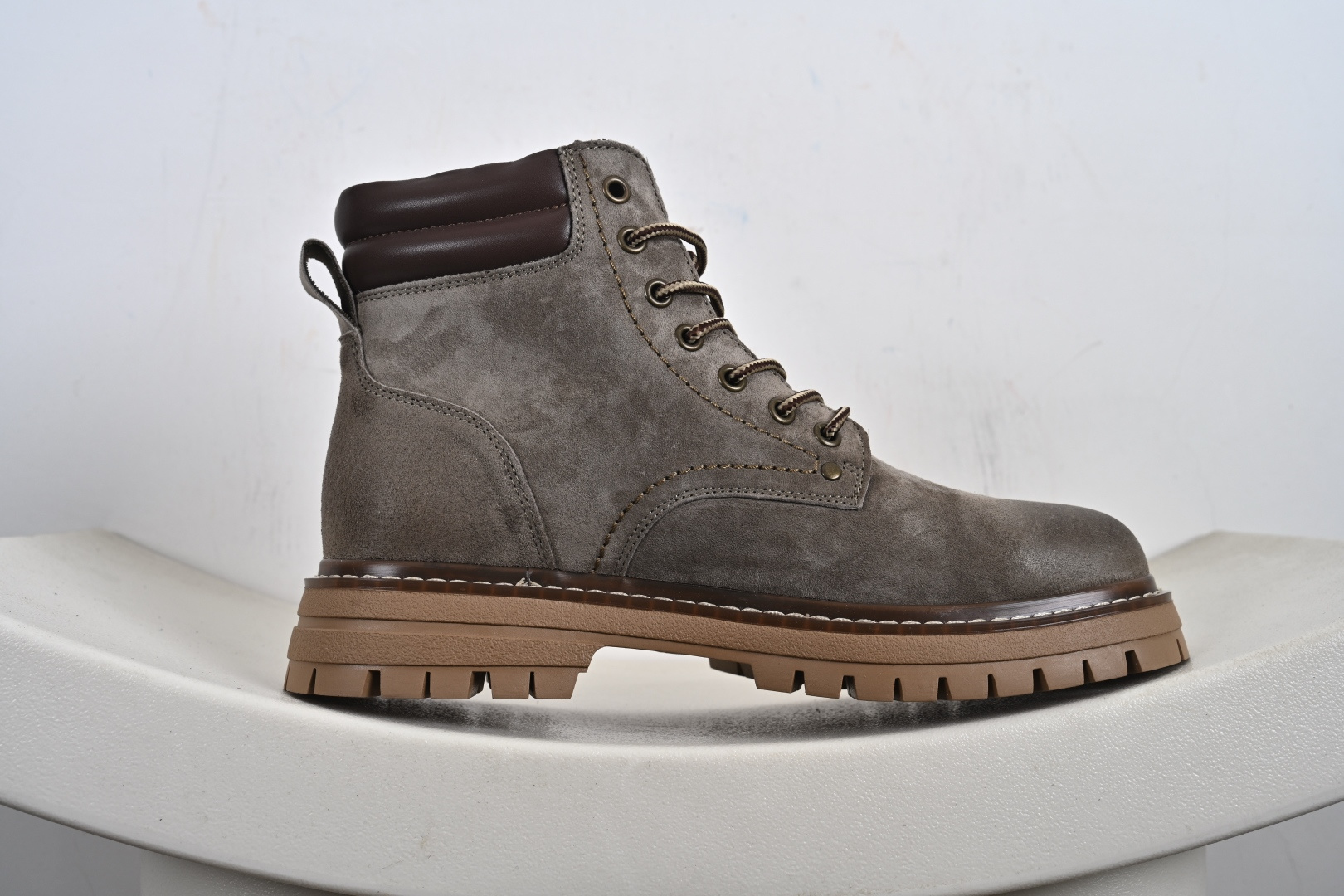 280 CAT 卡特 户外工装靴 P726538 时尚潮流搭配 面料釆用意大利进口磨砂牛皮