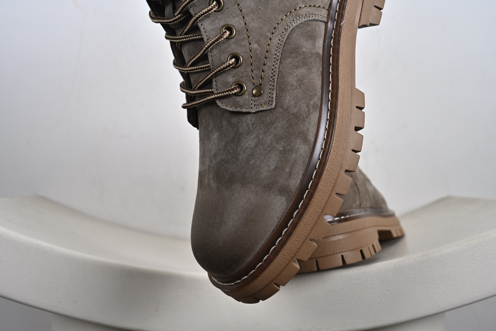 280 CAT 卡特 户外工装靴 P726538 时尚潮流搭配 面料釆用意大利进口磨砂牛皮