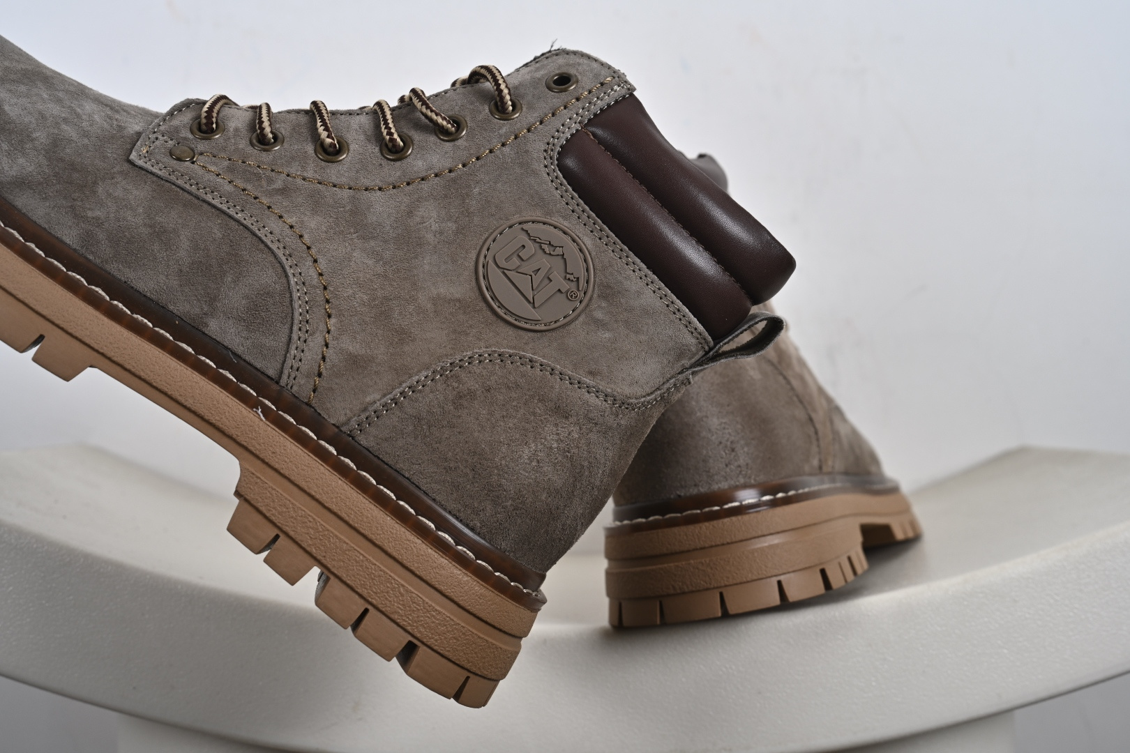 280 CAT 卡特 户外工装靴 P726538 时尚潮流搭配 面料釆用意大利进口磨砂牛皮