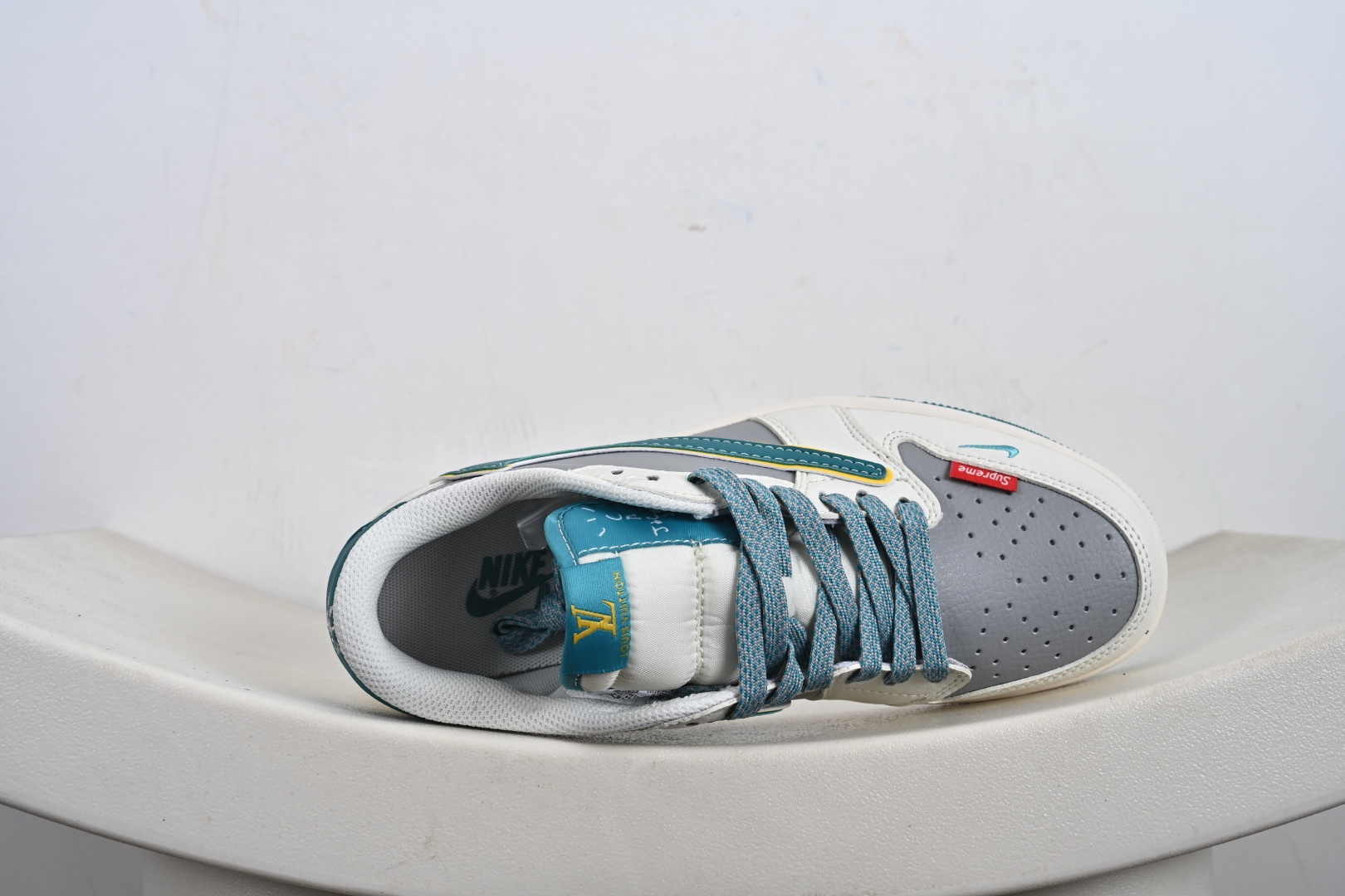 240 Nike Air Jordan 1 x Travis Scott AJ1倒勾 乔一倒钩 ‘DIY’定制 耐克 低帮文化篮球鞋 ZY1618-006