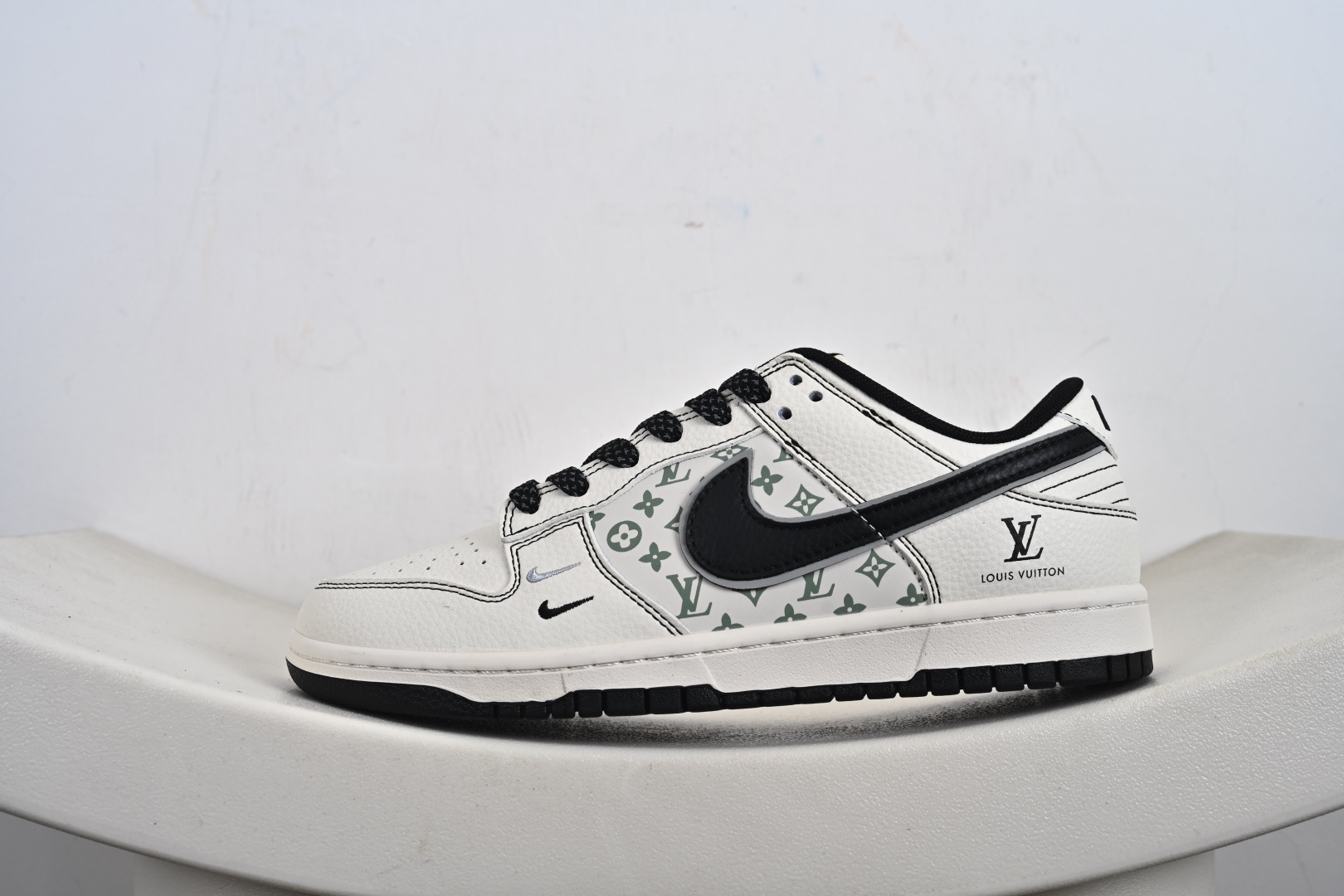 260 定制版 NK SB Dunk Low 联名 印花米黑勾 高端定制 低帮休闲板鞋 HH7518-095