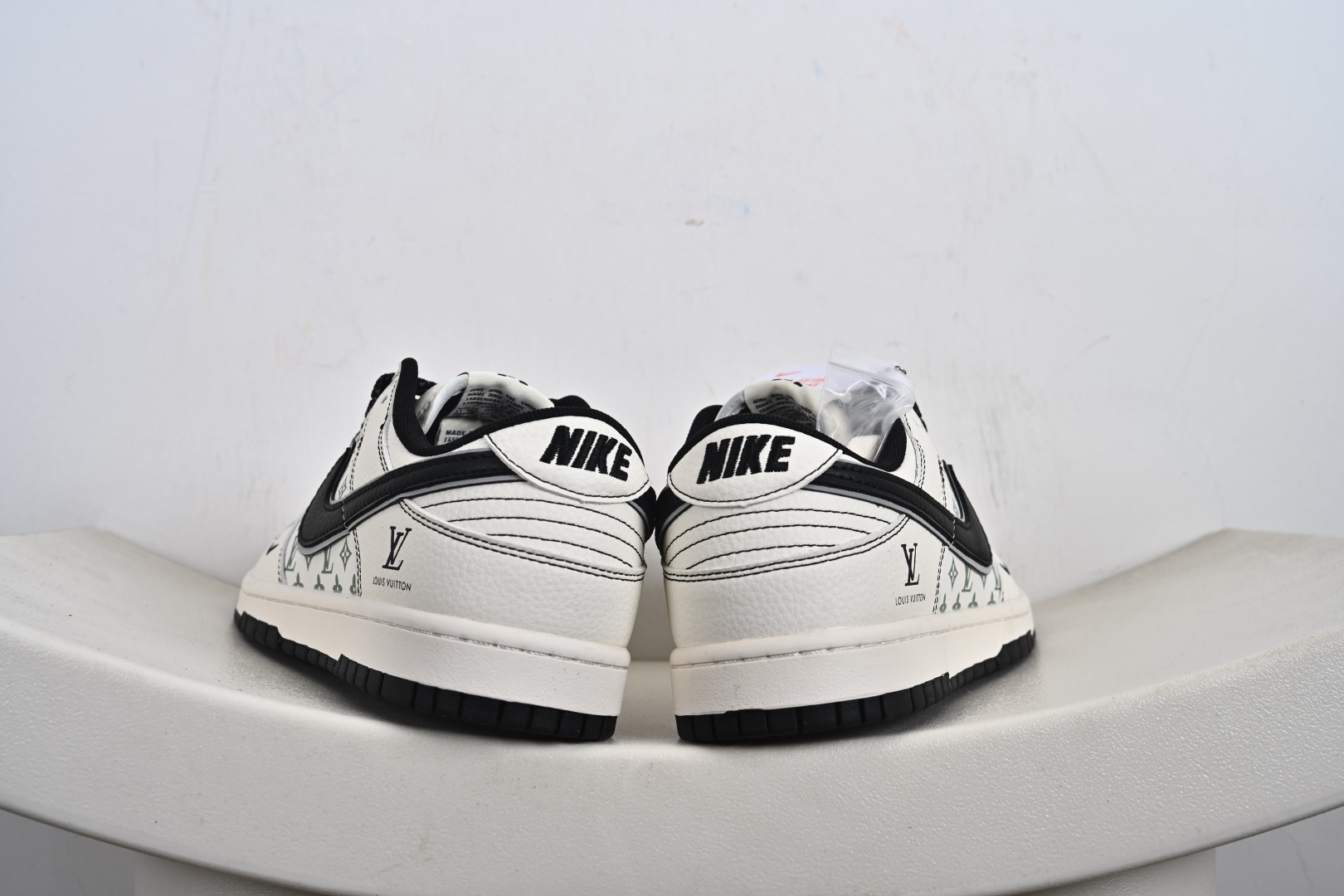 260 定制版 NK SB Dunk Low 联名 印花米黑勾 高端定制 低帮休闲板鞋 HH7518-095