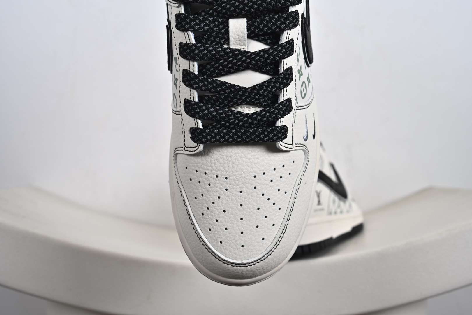 260 定制版 NK SB Dunk Low 联名 印花米黑勾 高端定制 低帮休闲板鞋 HH7518-095