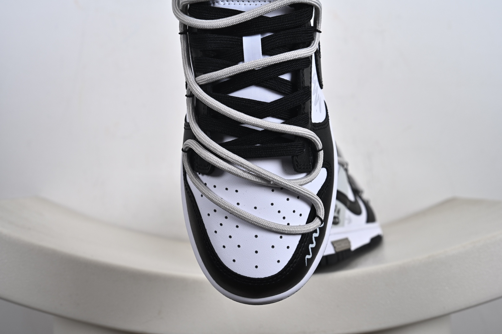 260 定制版 Nike SB Dunk Low 绑带 周年高端定制 低帮休闲板鞋 DD1391-100