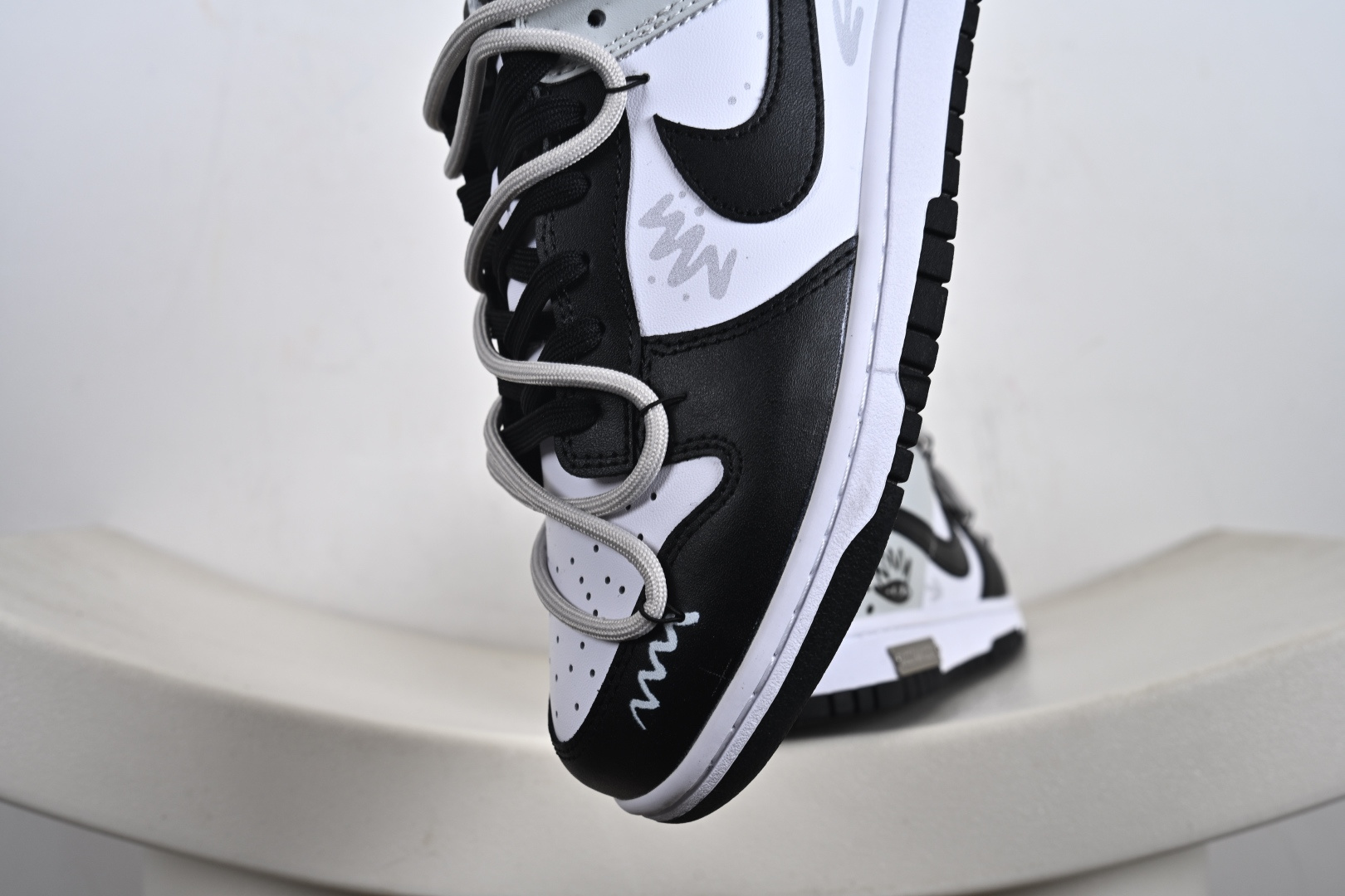 260 定制版 Nike SB Dunk Low 绑带 周年高端定制 低帮休闲板鞋 DD1391-100