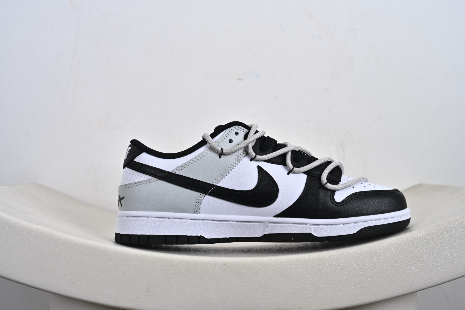 260 定制版 Nike SB Dunk Low 绑带 周年高端定制 低帮休闲板鞋 DD1391-100