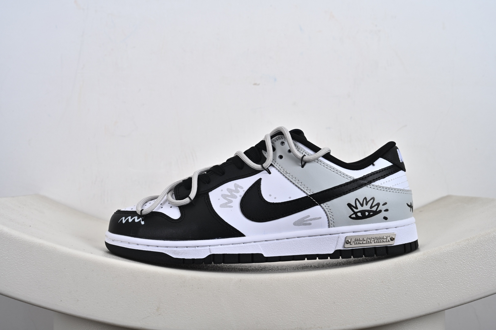 260 定制版 Nike SB Dunk Low 绑带 周年高端定制 低帮休闲板鞋 DD1391-100