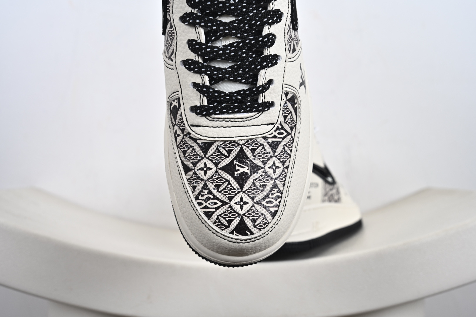 240 定制版 Air Force 1 '07 Low “联名——创意涂鸦米黑”空军一号 高端定制 低帮 运动鞋 休闲鞋 KJ1688-023