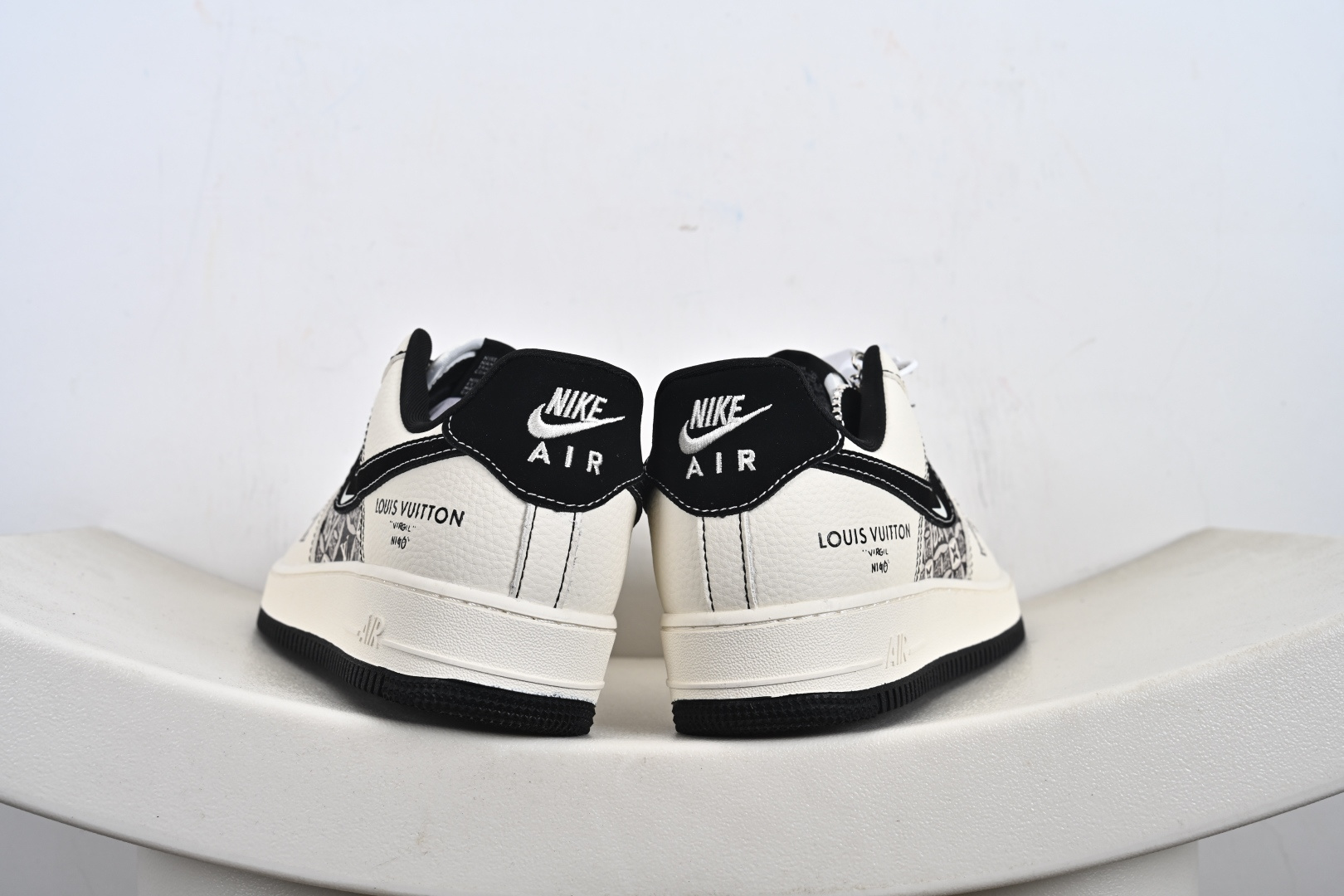 240 定制版 Air Force 1 '07 Low “联名——创意涂鸦米黑”空军一号 高端定制 低帮 运动鞋 休闲鞋 KJ1688-023