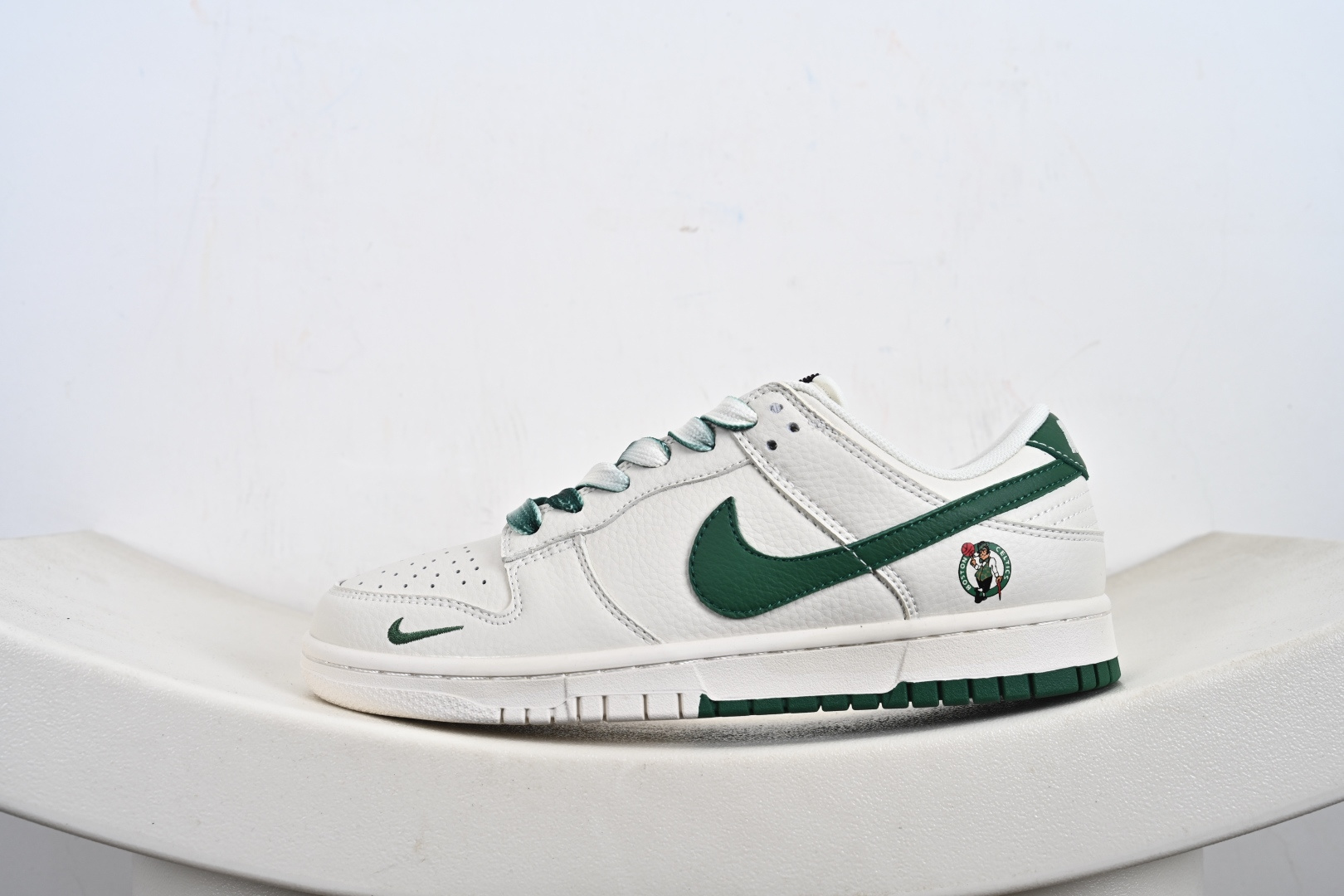 260 Nike SB Dunk Low“NBA联名——凯尔特人” 周年高端定制 低帮休闲板鞋 CS1688-106