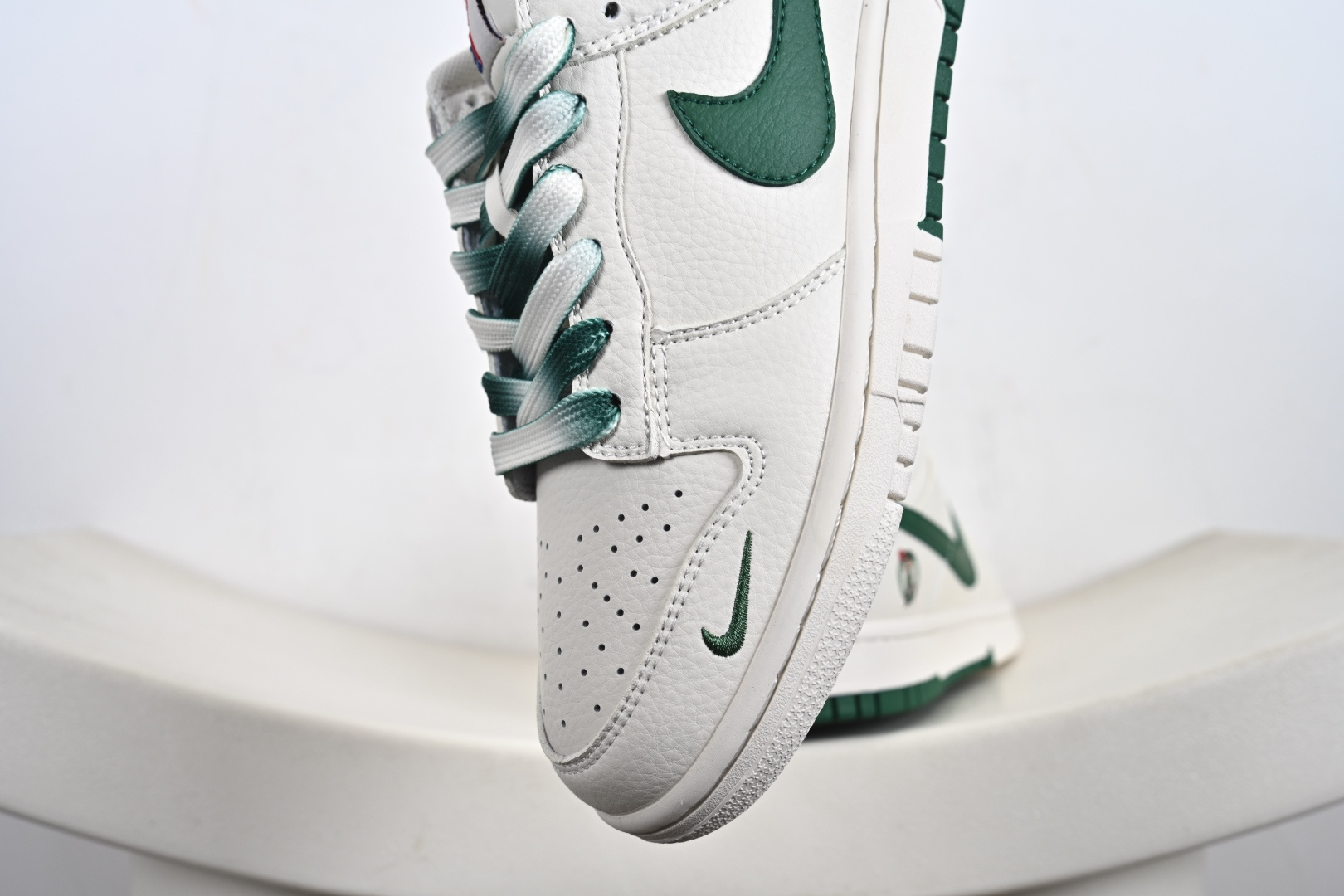 260 Nike SB Dunk Low“NBA联名——凯尔特人” 周年高端定制 低帮休闲板鞋 CS1688-106