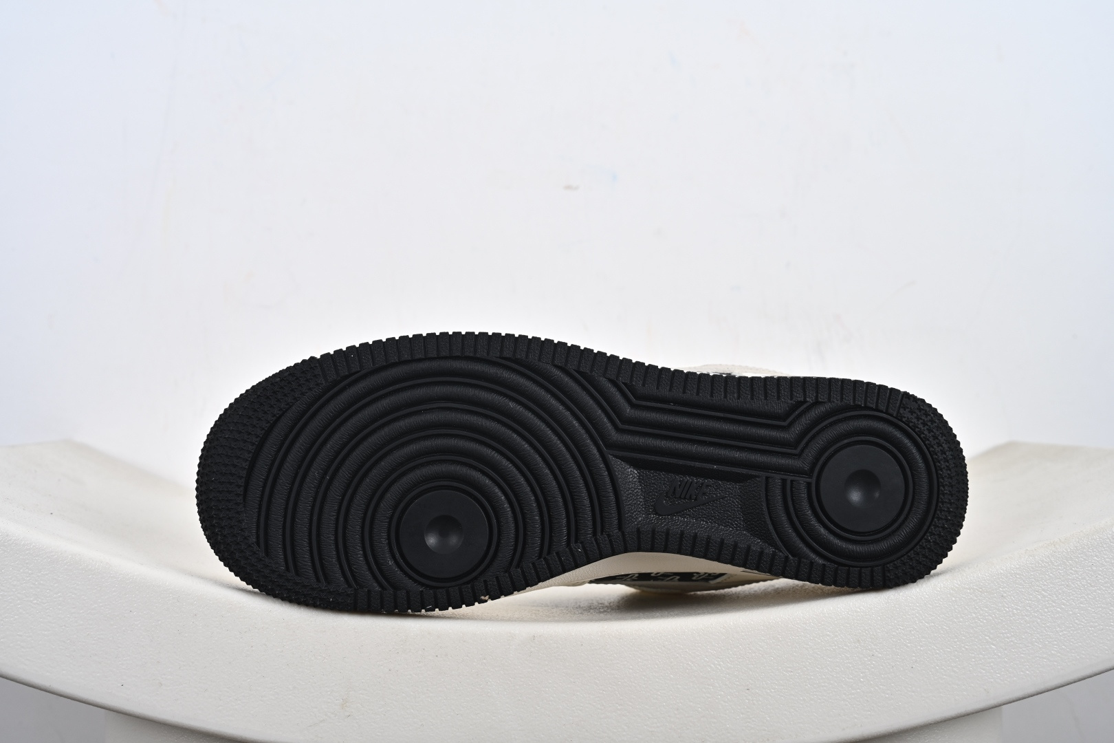 240 NIke Air Force 1 '07 Low 空军一号低帮 运动鞋 休闲鞋 XD2588-610