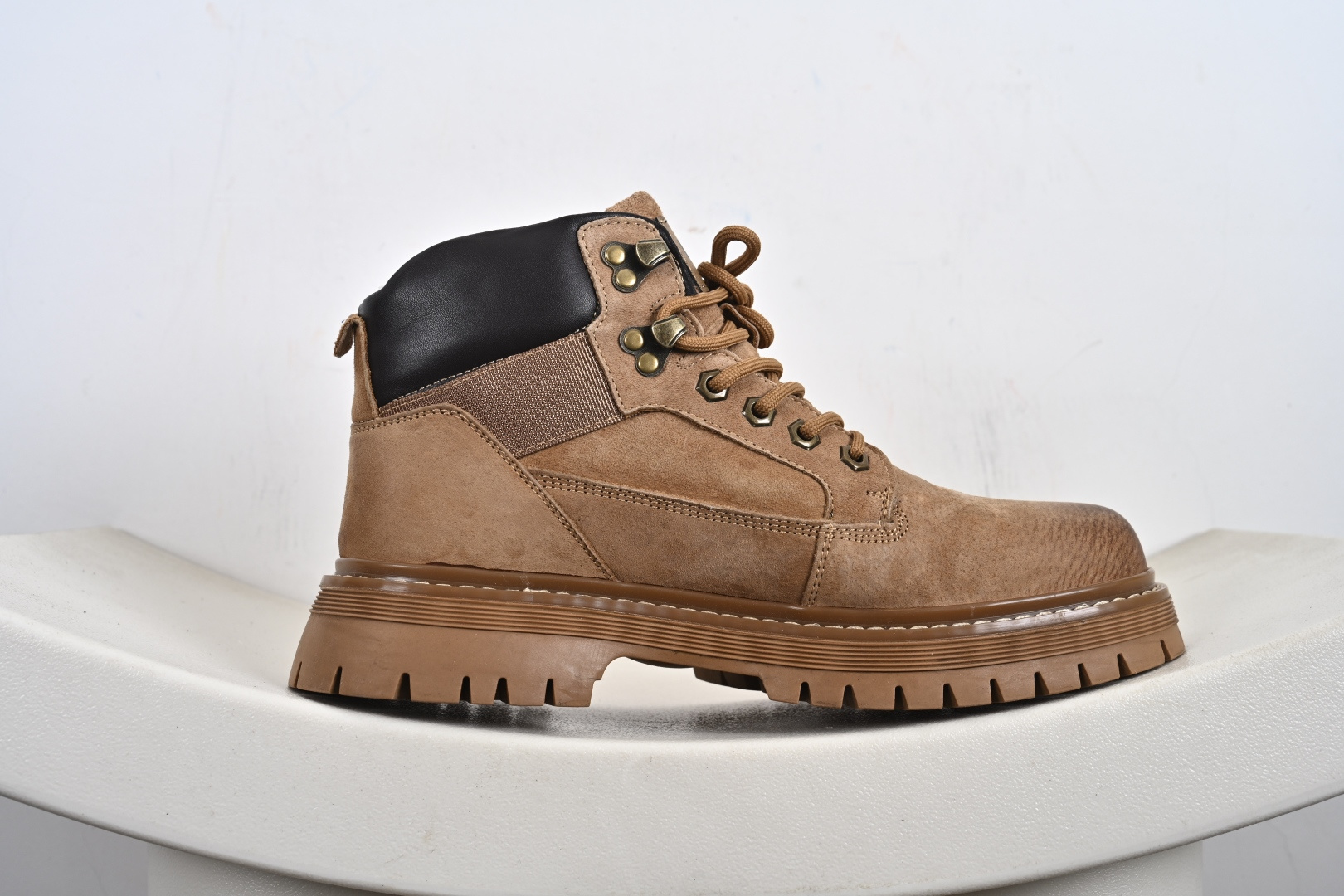 300 美国轻奢品牌 UGG Tasman Weather Hybrid 塔斯曼混合系列中帮轻量休闲马丁靴 U5333M