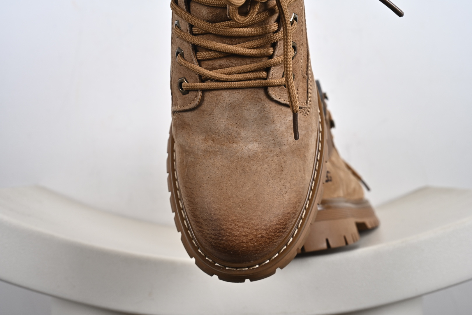 300 美国轻奢品牌 UGG Tasman Weather Hybrid 塔斯曼混合系列中帮轻量休闲马丁靴 U5333M