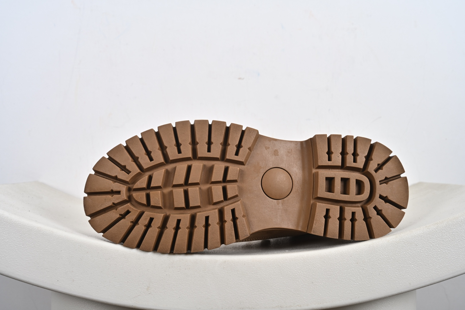 300 美国轻奢品牌 UGG Tasman Weather Hybrid 塔斯曼混合系列中帮轻量休闲马丁靴 U5333M