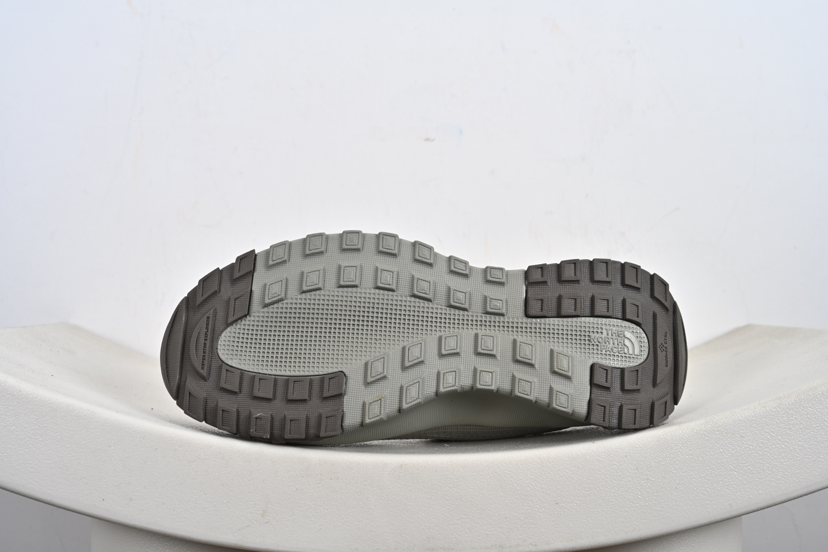 160 The North Face Thermoball Traction 北面冬季加绒透气轻盈休闲套鞋 NFOA8A93-511