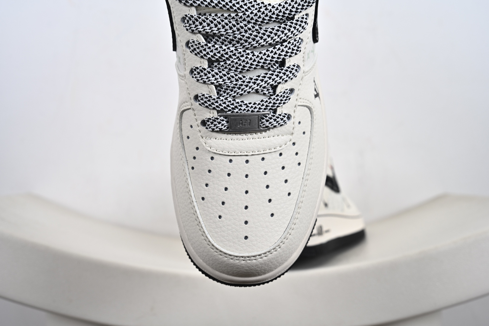 240 定制版 Air Force 1'07 Low 联名 米黑印花勾 空军一号低帮休闲板鞋 MZ9588-809