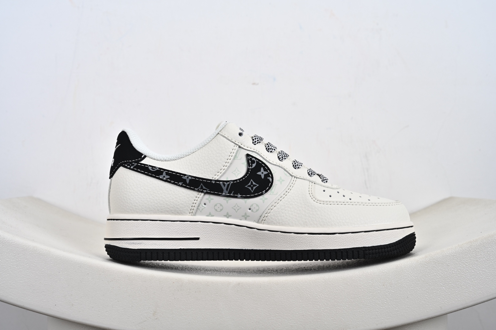 240 定制版 Air Force 1'07 Low 联名 米黑印花勾 空军一号低帮休闲板鞋 MZ9588-809