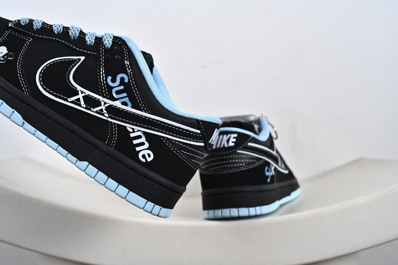 260 Nike SB Dunk Low Supreme联名 KK1333-050