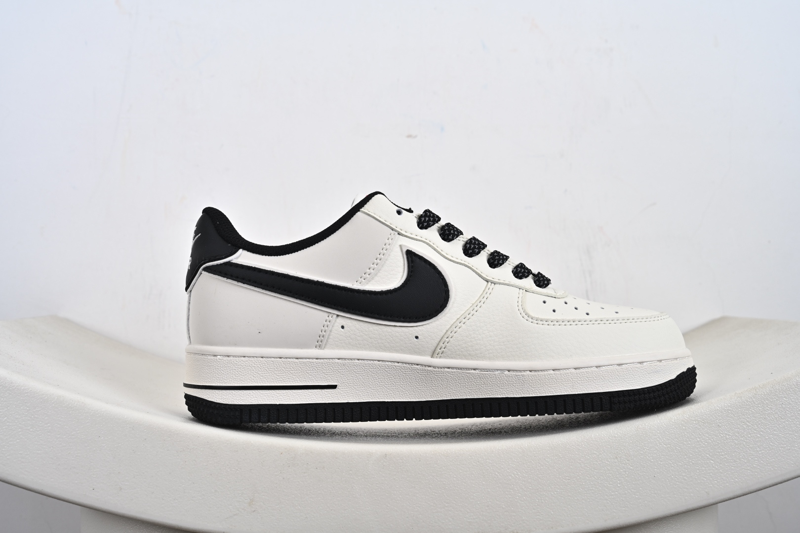 240 NIke AIR FORCE 1'07 LV8 “联名款”空军一号 低帮 运动鞋 JP8028-059