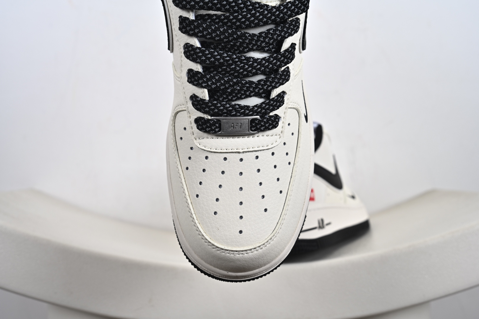 240 NIke AIR FORCE 1'07 LV8 “联名款”空军一号 低帮 运动鞋 JP8028-059