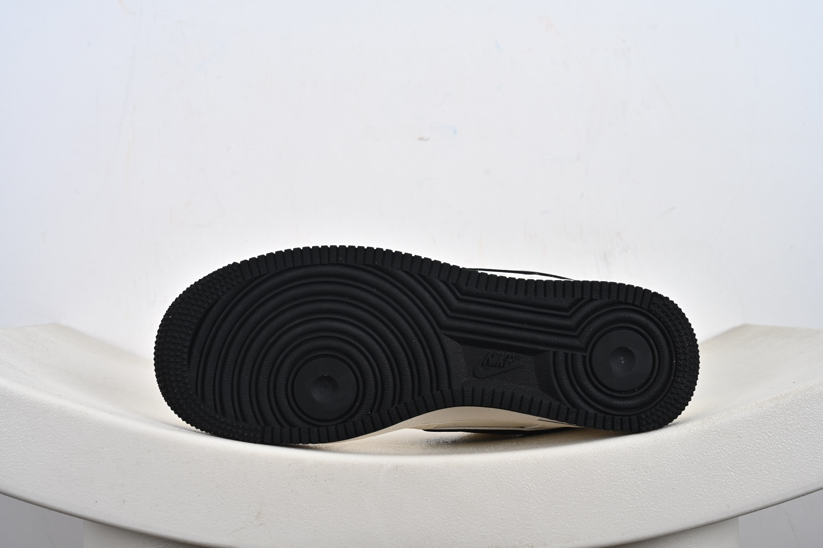 240 NIke AIR FORCE 1'07 LV8 “联名款”空军一号 低帮 运动鞋 JP8028-059