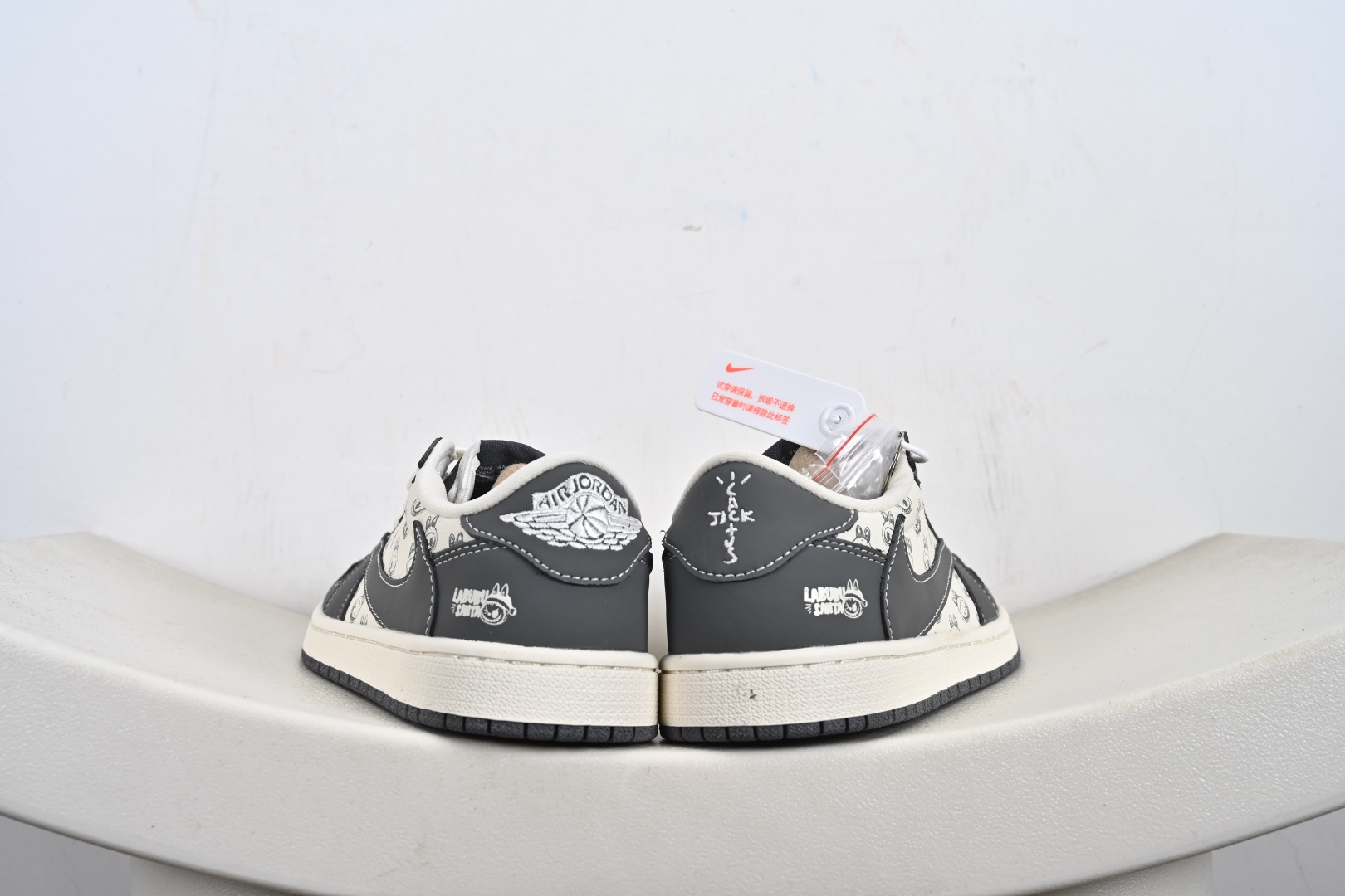 260 Nike Air Jordan 1 Low 定制配色 拉布布联名 定制AJ联名-高端定制 低帮复古文化板鞋 LD2028-055