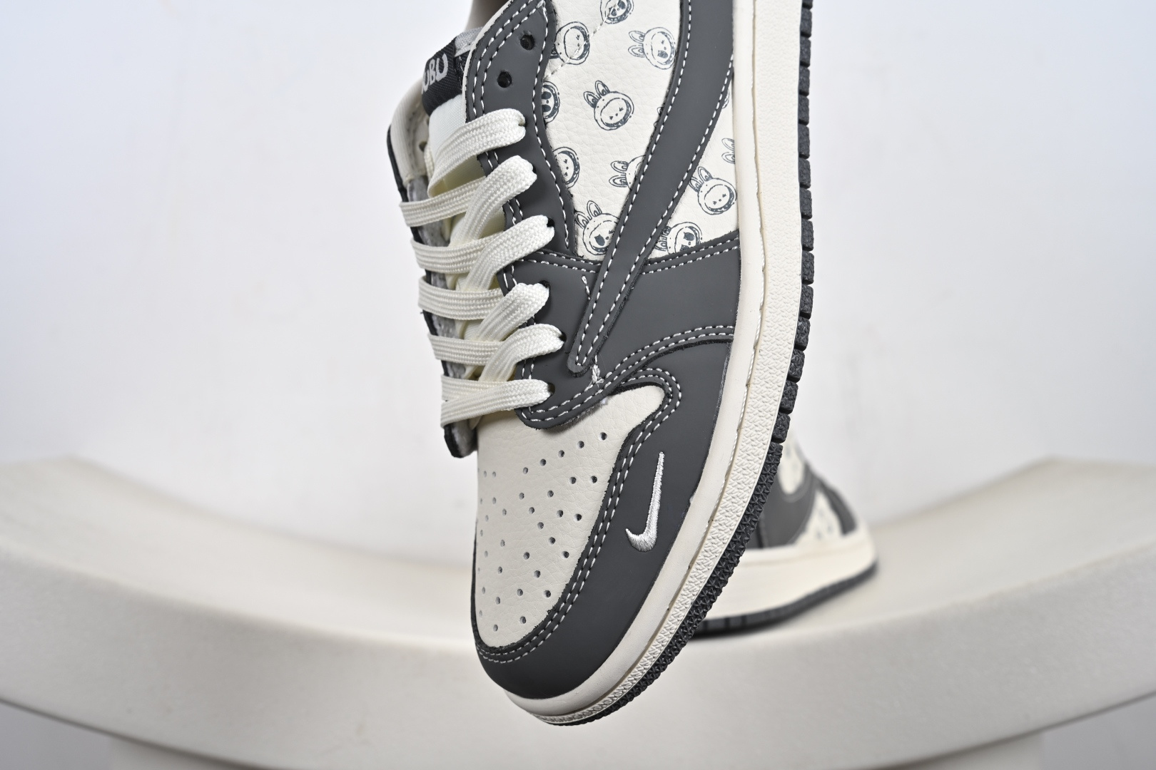 260 Nike Air Jordan 1 Low 定制配色 拉布布联名 定制AJ联名-高端定制 低帮复古文化板鞋 LD2028-055