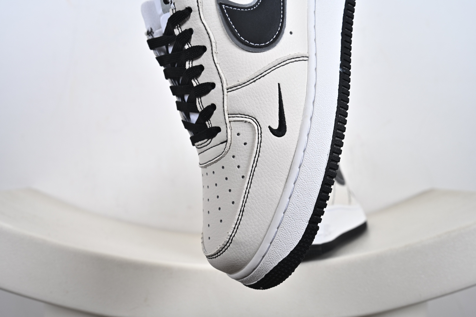 200 Nike Air Force 1 '07 Low “NIKE联名——彩标白黑勾”空军一号 高端定制 低帮 XJ9168-003