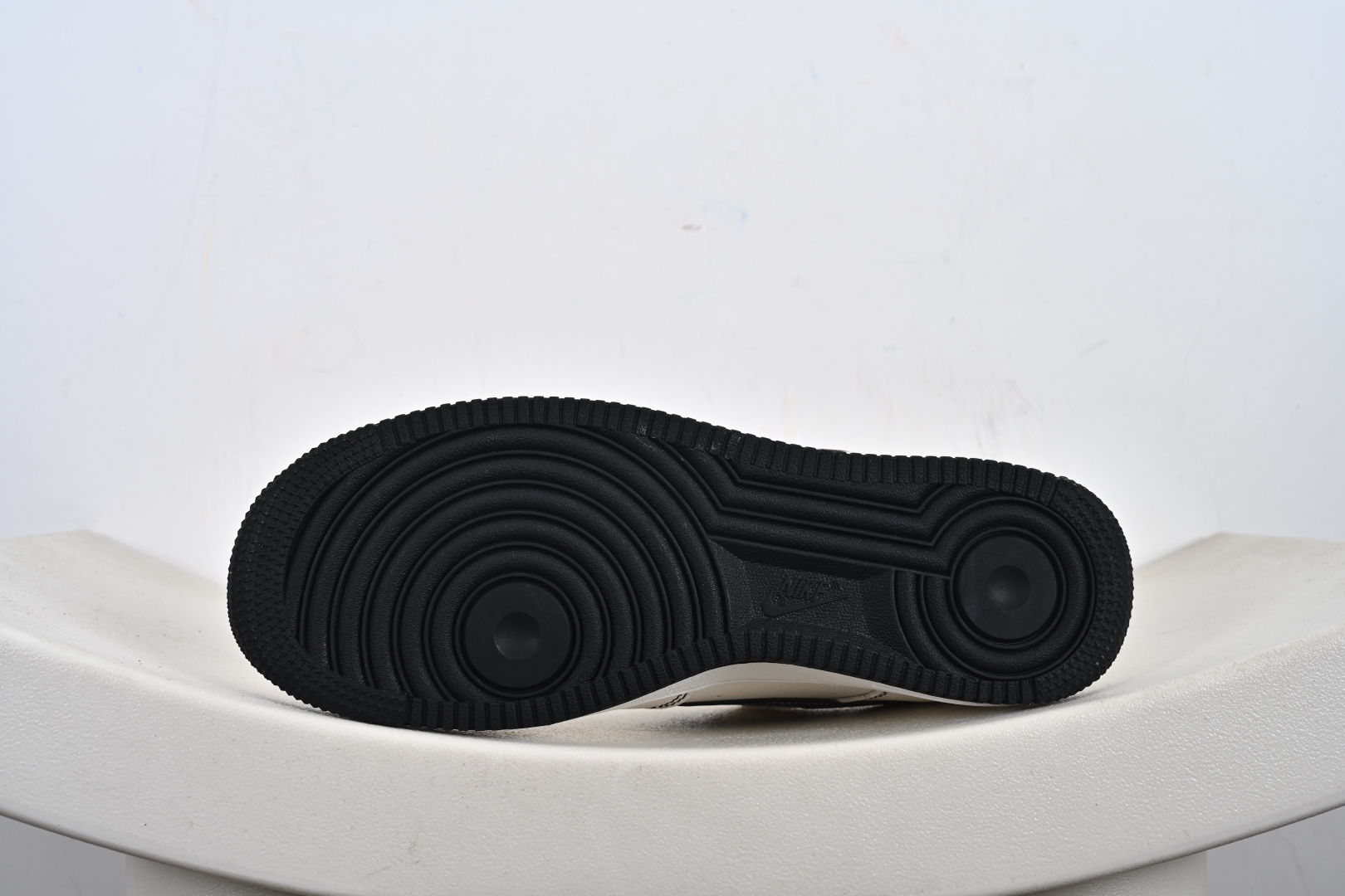 200 Nike Air Force 1 '07 Low “NIKE联名——彩标白黑勾”空军一号 高端定制 低帮 XJ9168-003