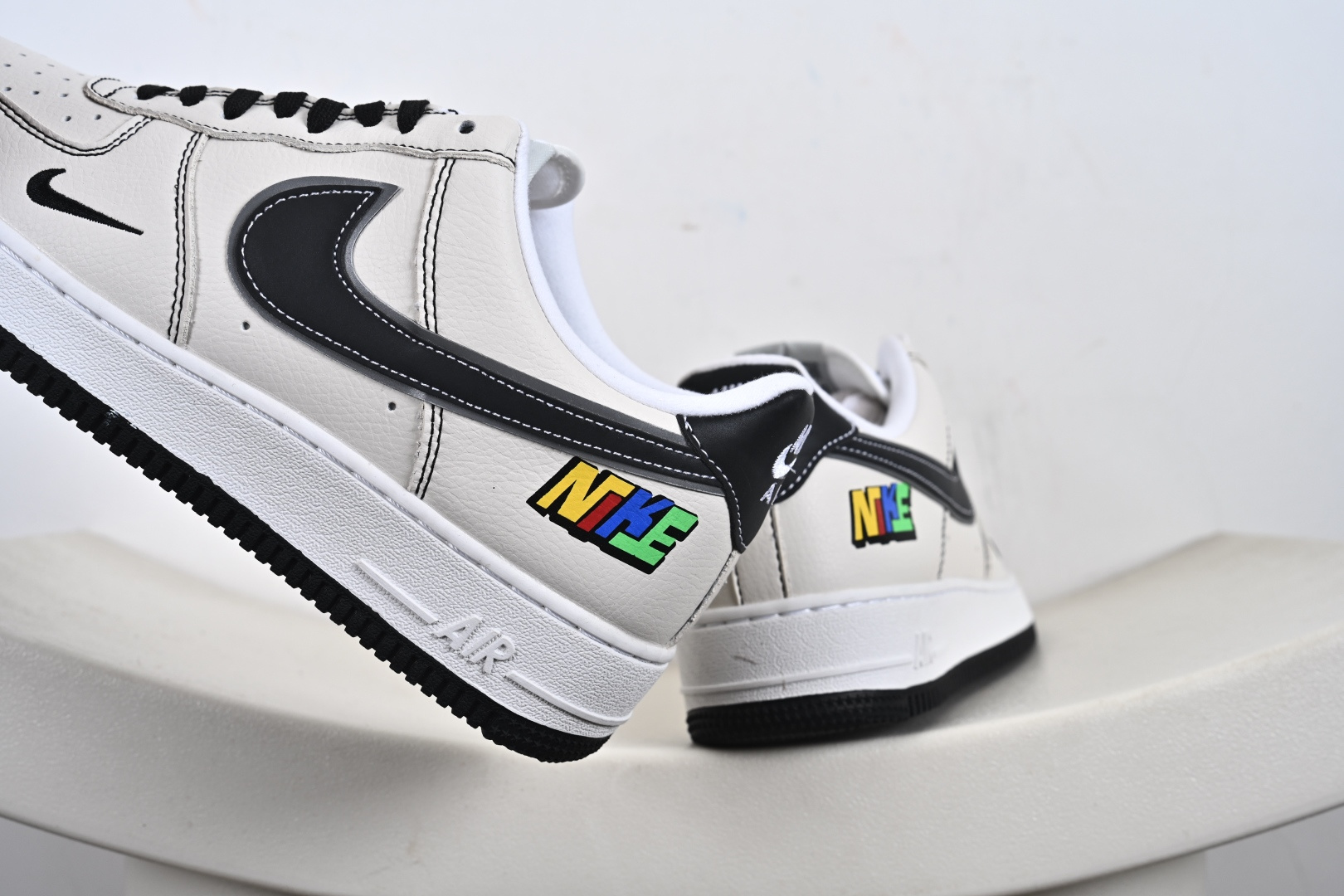 200 Nike Air Force 1 '07 Low “NIKE联名——彩标白黑勾”空军一号 高端定制 低帮 XJ9168-003