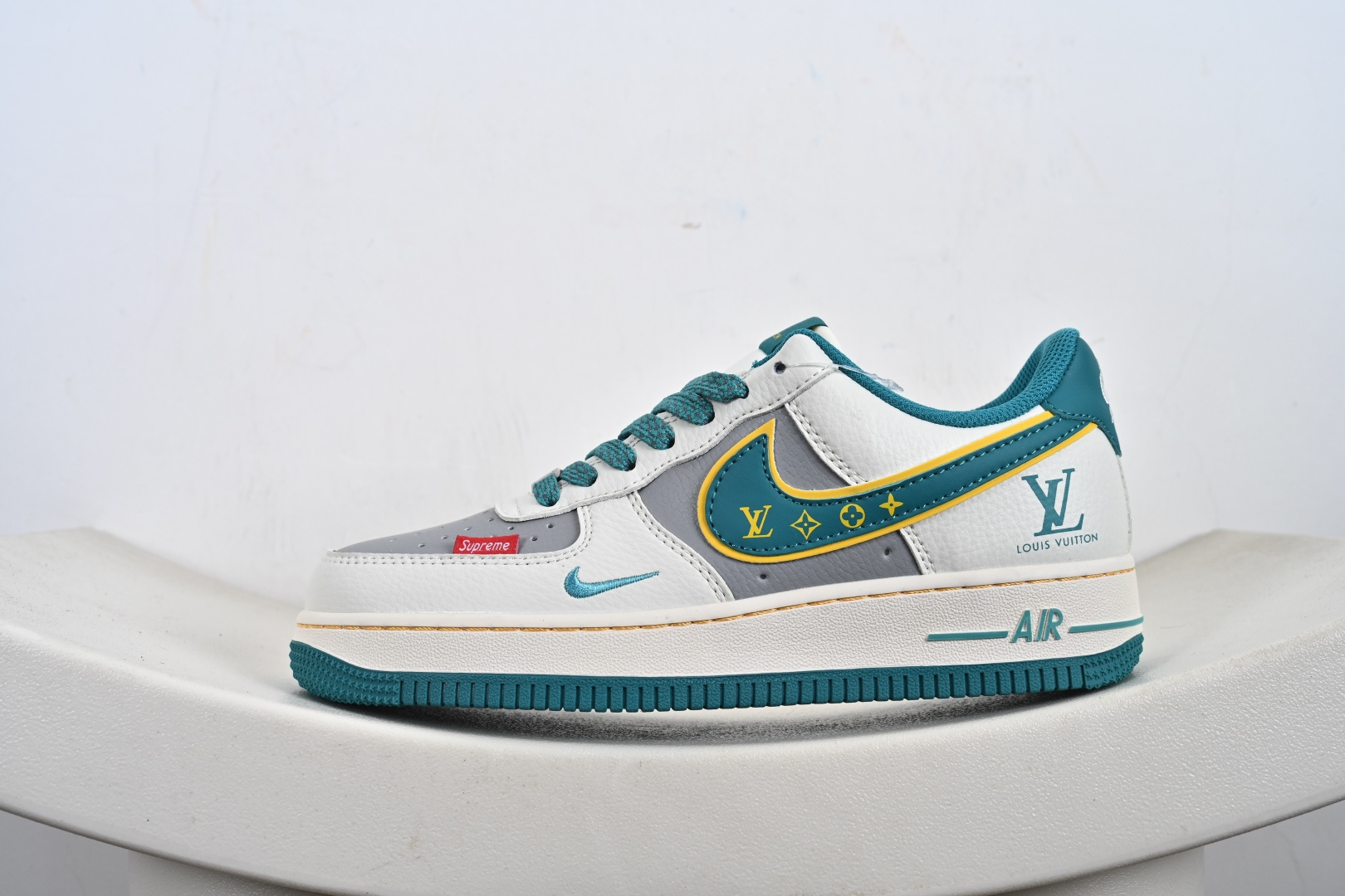 240 NIke Air Force 1 '07 Low 空军一号低帮 运动鞋 ZY1618-004