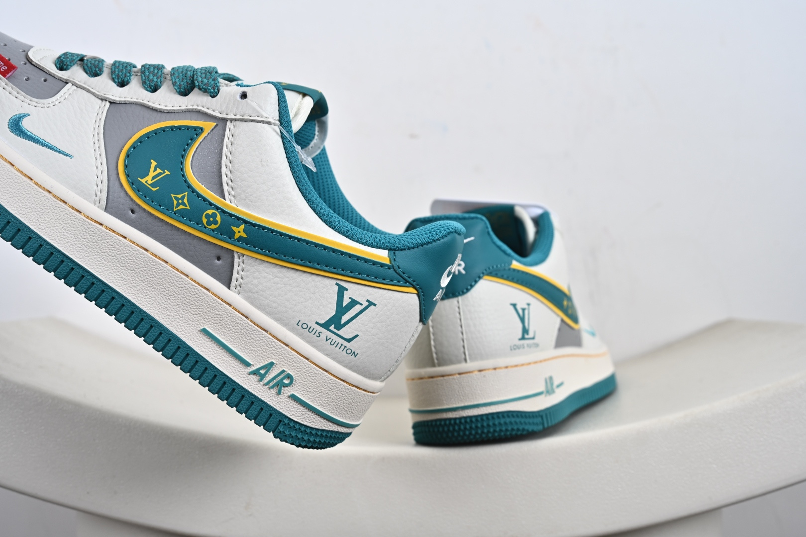 240 NIke Air Force 1 '07 Low 空军一号低帮 运动鞋 ZY1618-004