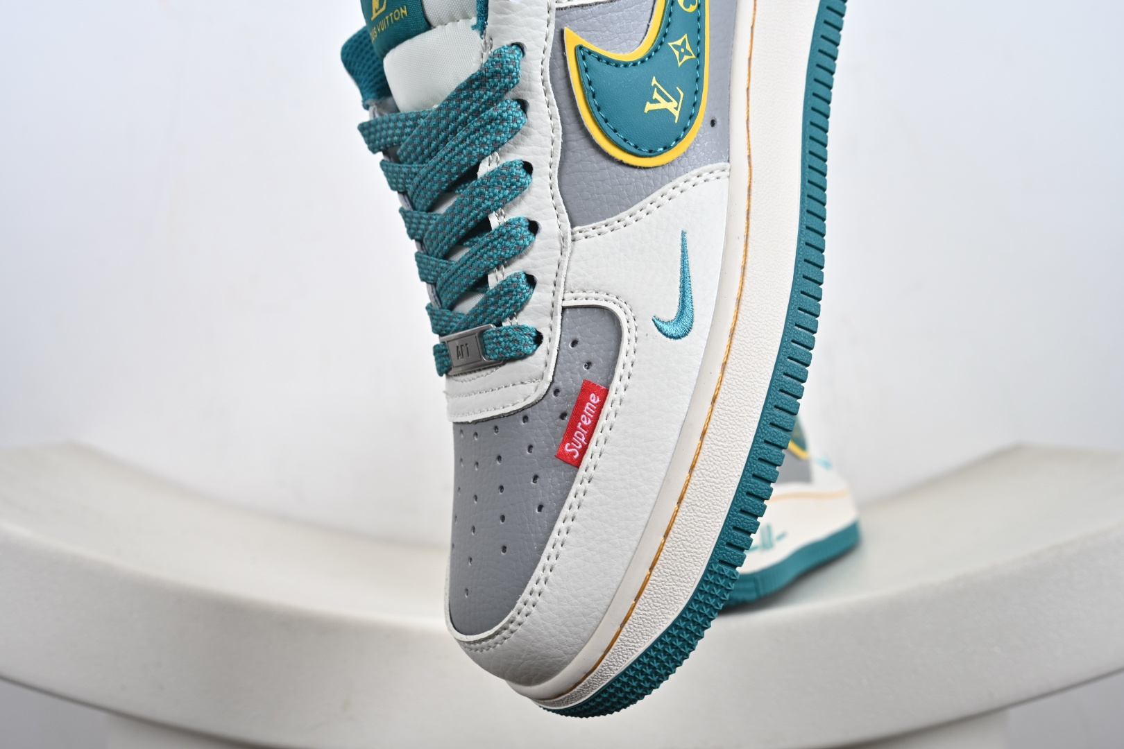 240 NIke Air Force 1 '07 Low 空军一号低帮 运动鞋 ZY1618-004