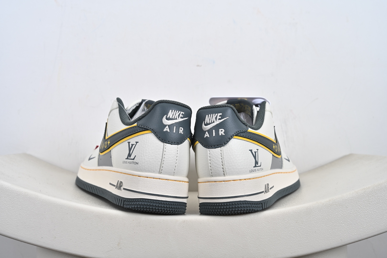 240 NIke Air Force 1 '07 Low 空军一号低帮 运动鞋 休闲鞋 ZY1618-004