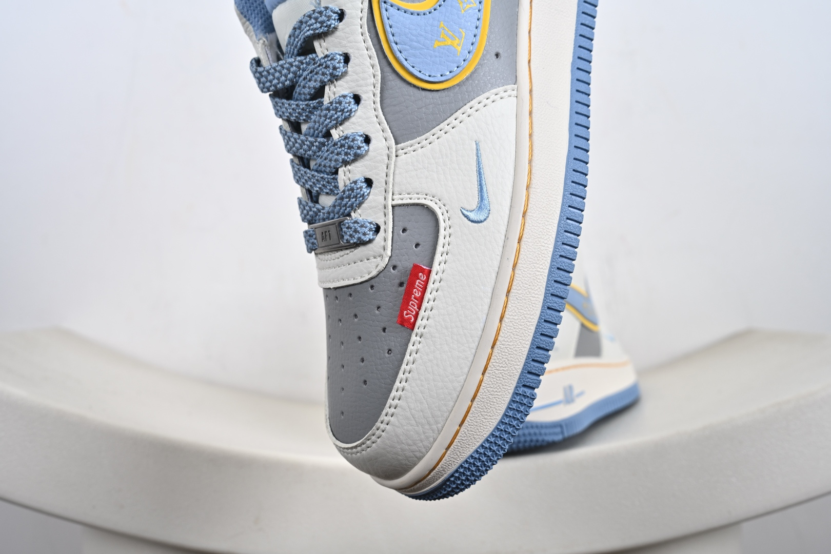 240 NIke Air Force 1 '07 Low 空军一号低帮 运动鞋 ZY1618-004