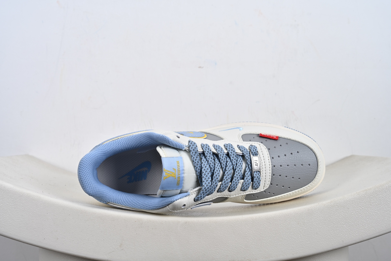 240 NIke Air Force 1 '07 Low 空军一号低帮 运动鞋 ZY1618-004