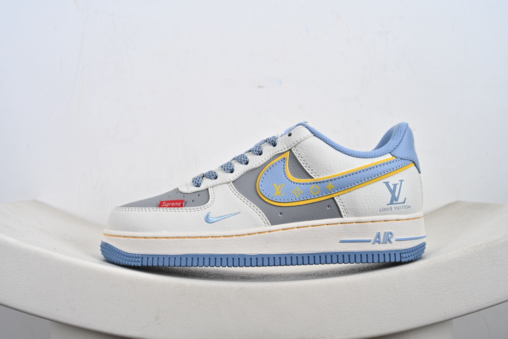 240 NIke Air Force 1 '07 Low 空军一号低帮 运动鞋 ZY1618-004