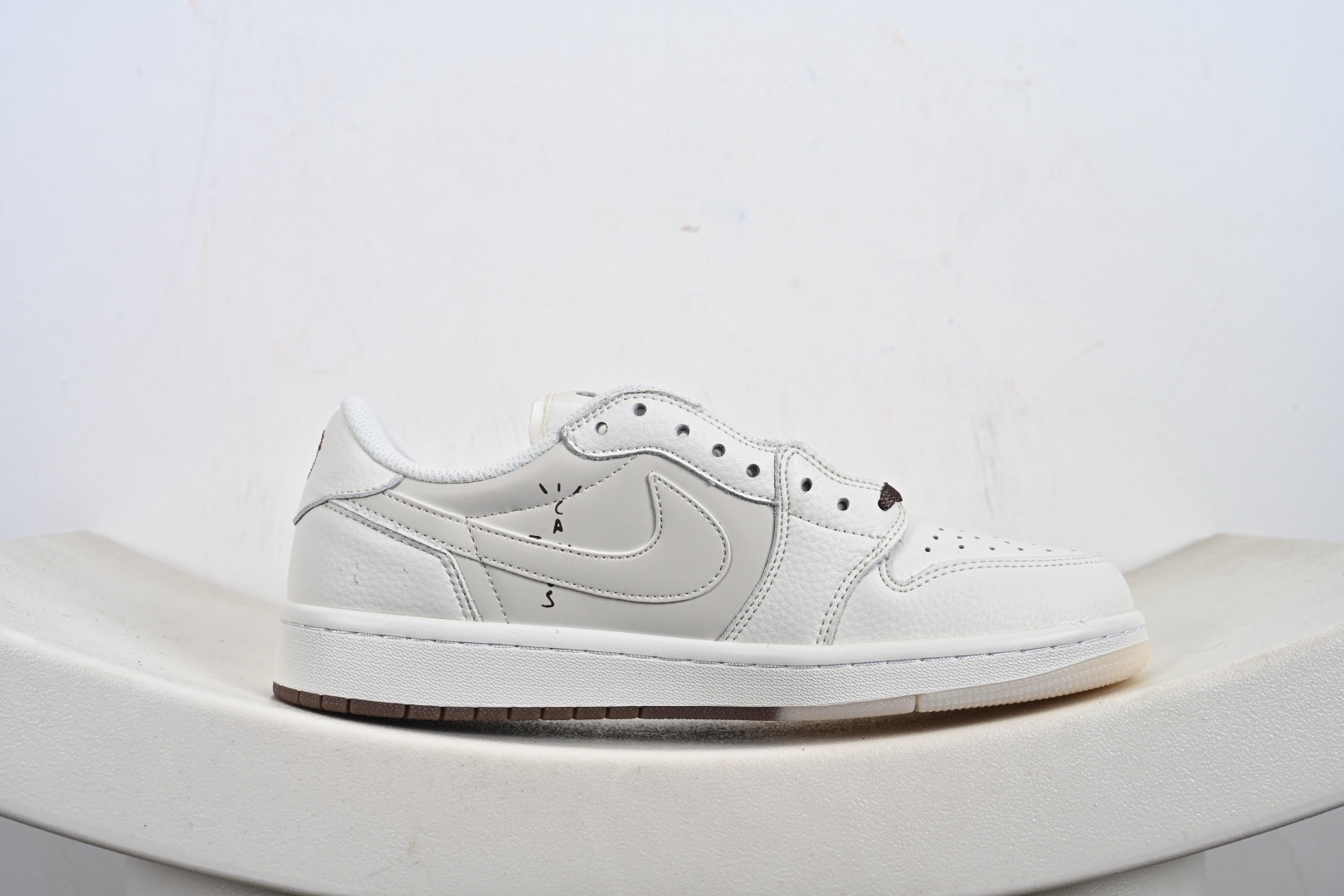 240 Travis Scott x Fragment Design x Jordan Air Jordan 1 Low SP Bape联名——“白棕” DM7866-108