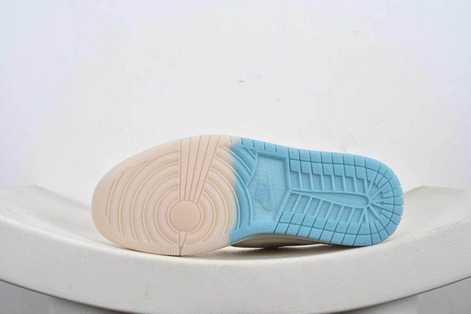 240 Travis Scott x Fragment Design x Jordan Air Jordan 1 Low SP Bape联名——“白蓝” DM7866-107