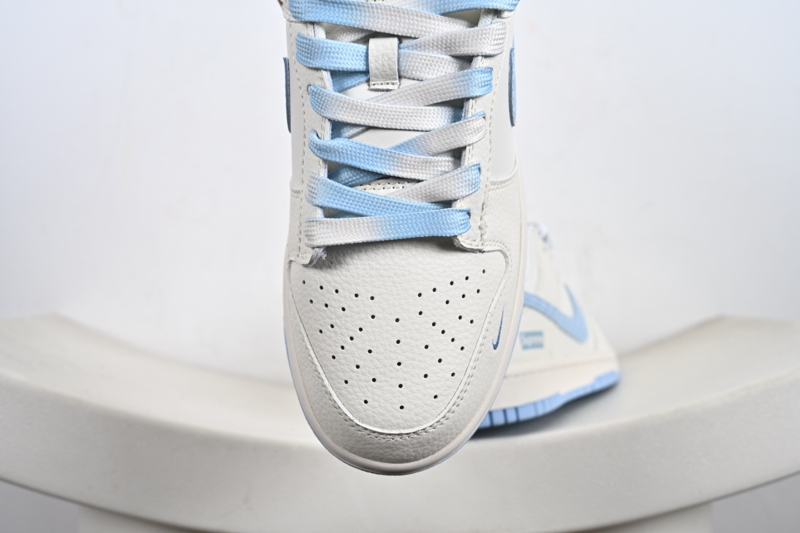 260 SB Dunk Low“ Supreme联名——米黑拼接” 周年高端定制 低帮休闲板鞋 JP1628-012