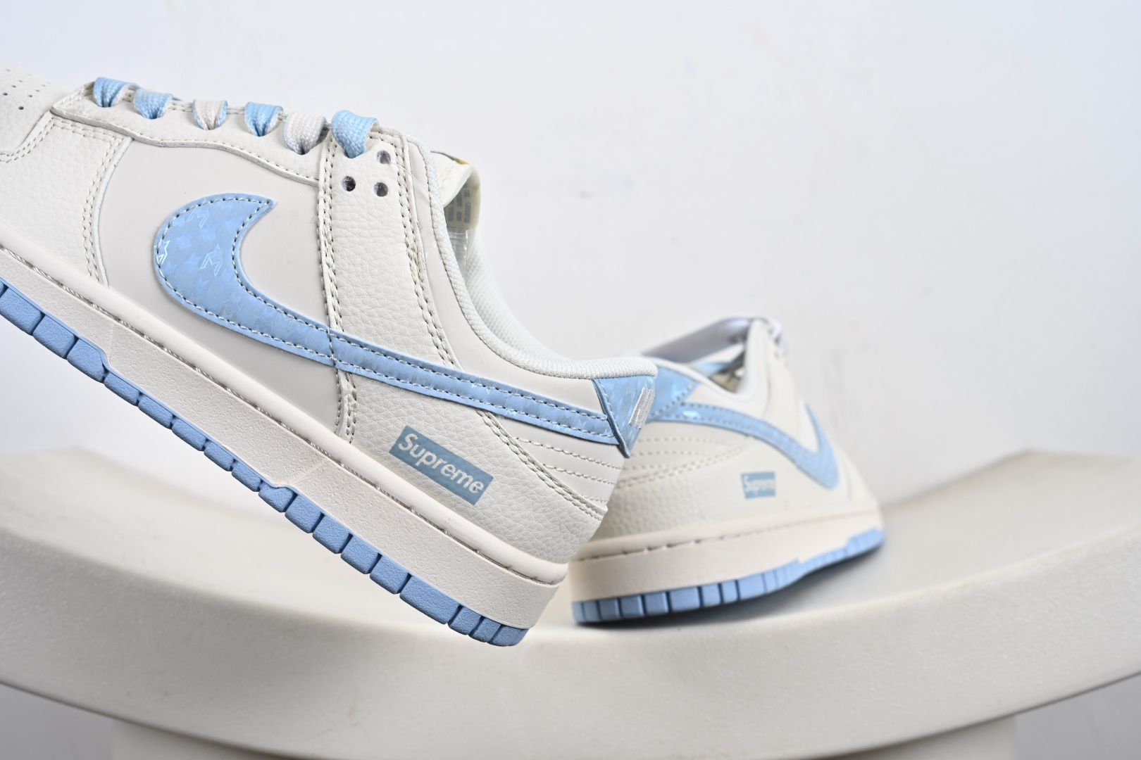 260 SB Dunk Low“ Supreme联名——米黑拼接” 周年高端定制 低帮休闲板鞋 JP1628-012